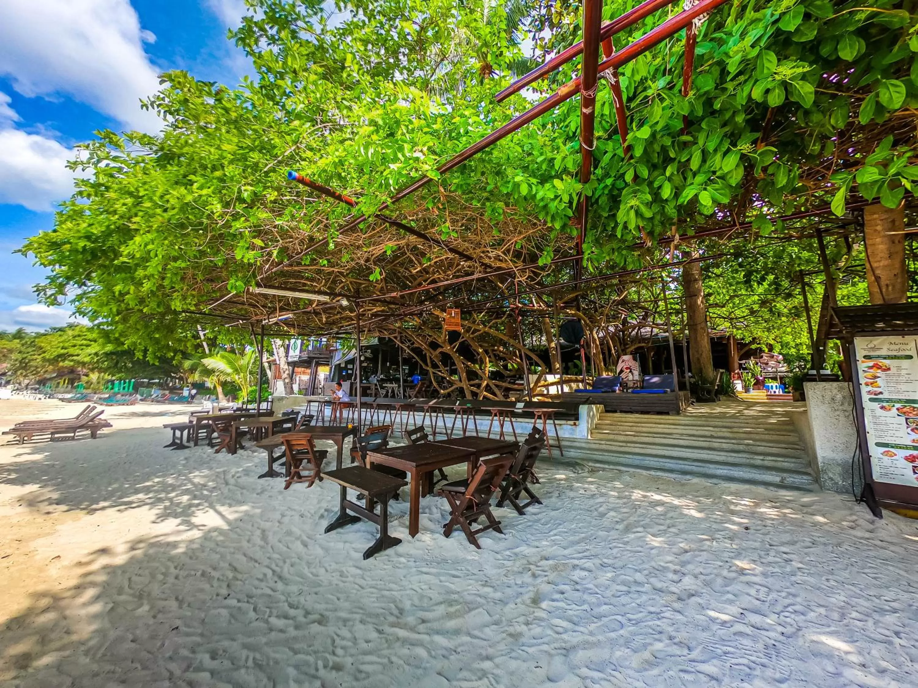 Beach in Chaweng Garden Beach Resort - SHA Plus