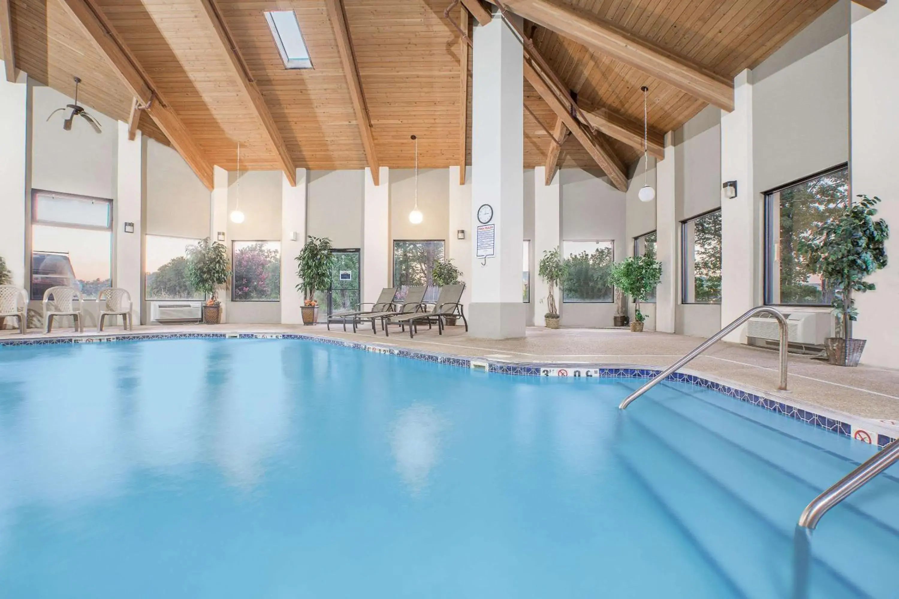 On site, Swimming Pool in Days Inn & Suites by Wyndham Brinkley
