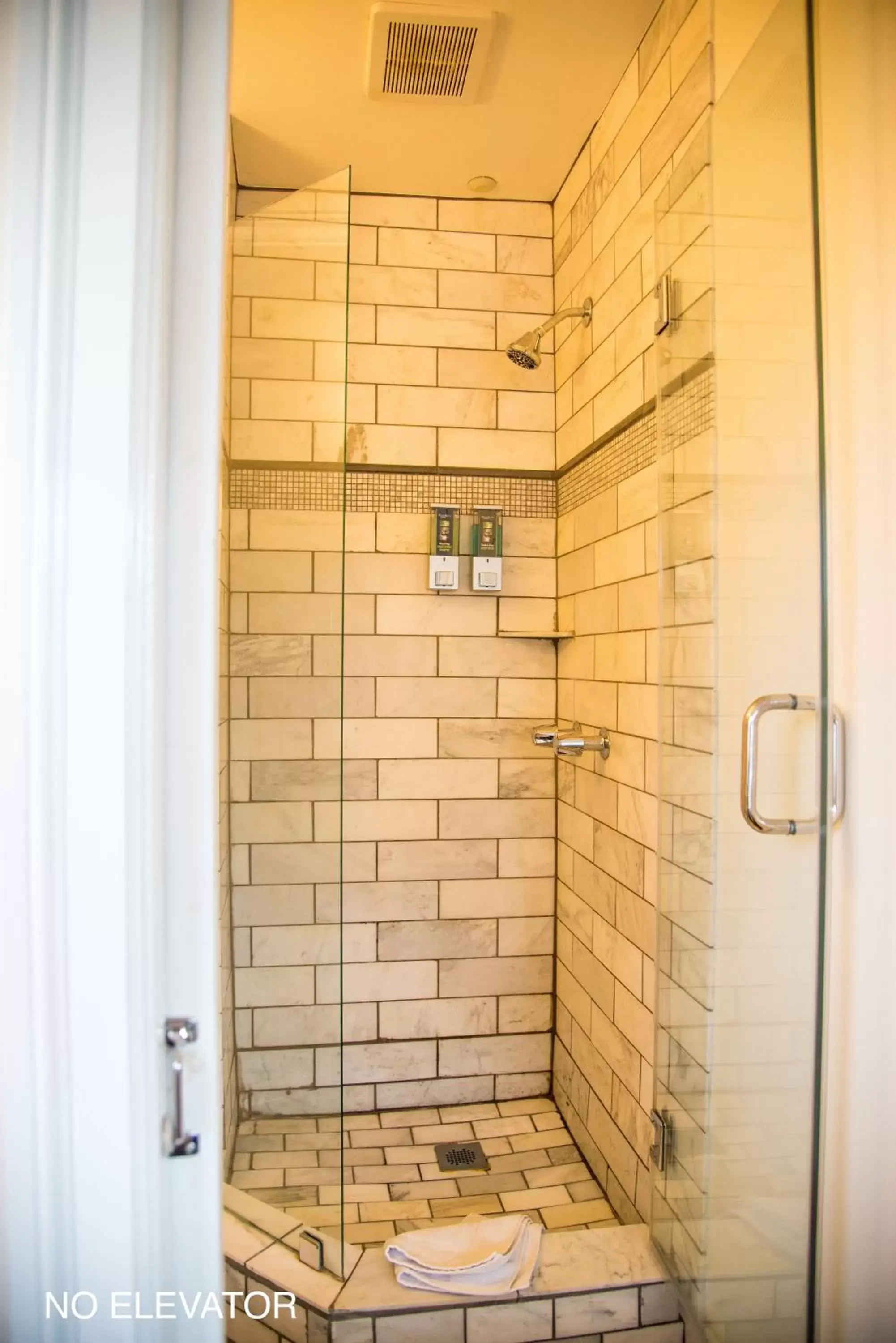 Bathroom in Cedar Gables Inn