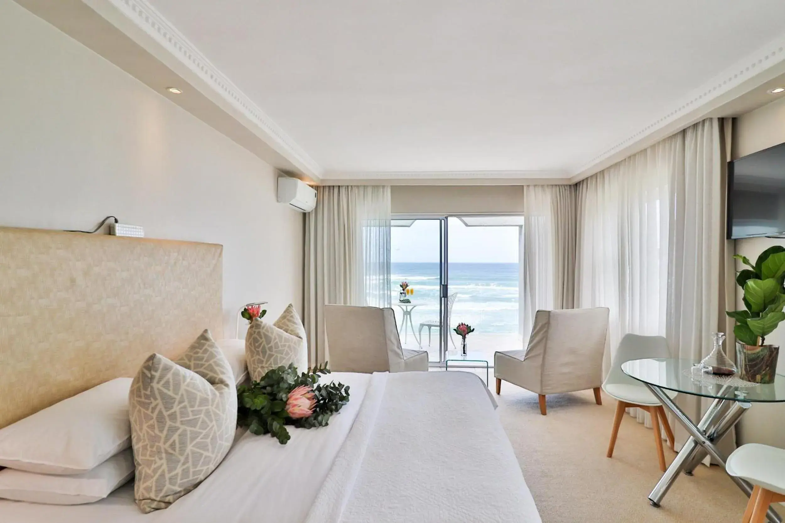 Bedroom in Hermanus Beachfront Lodge
