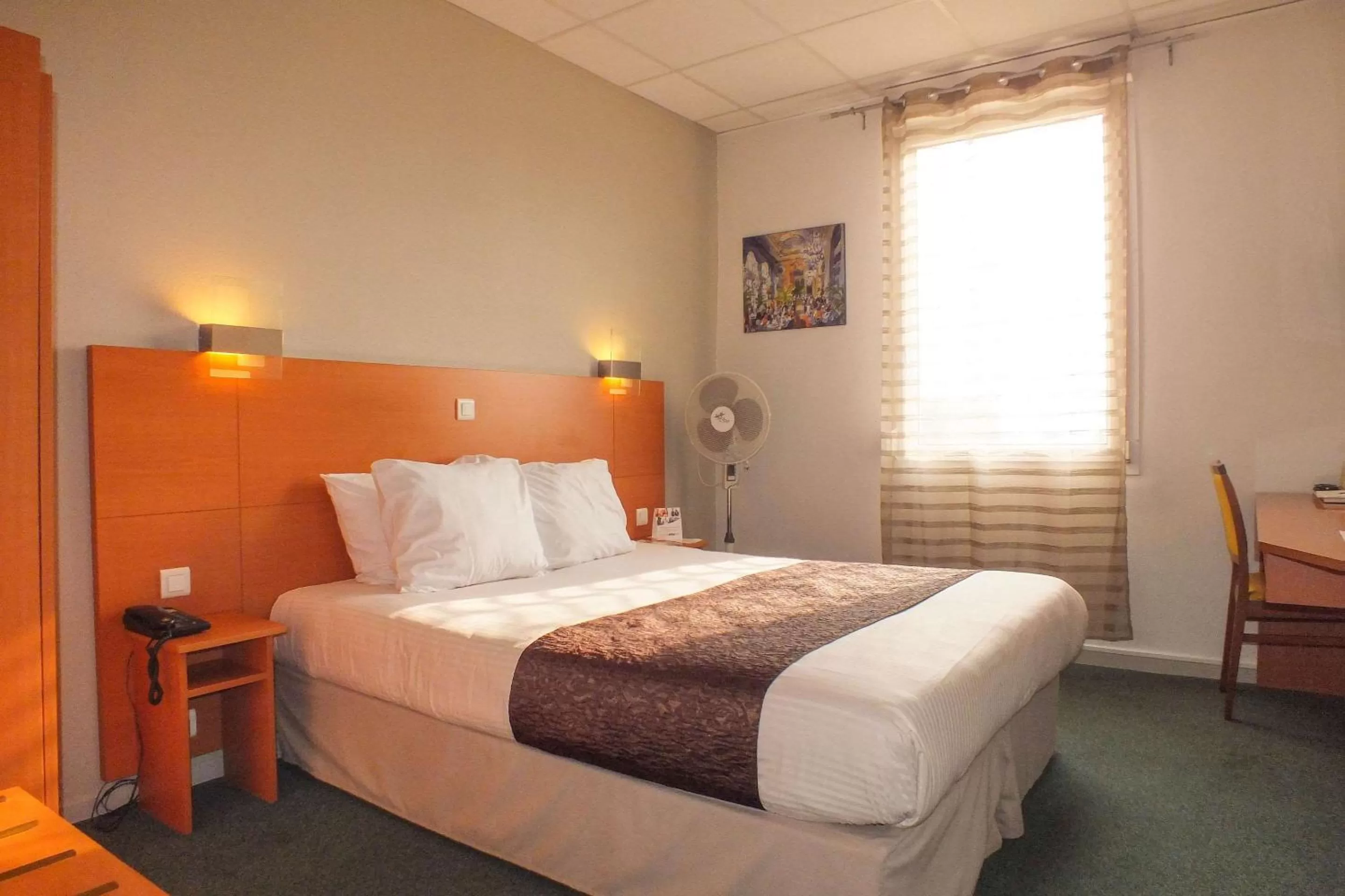 Photo of the whole room in Hotel Cecil Metz Gare