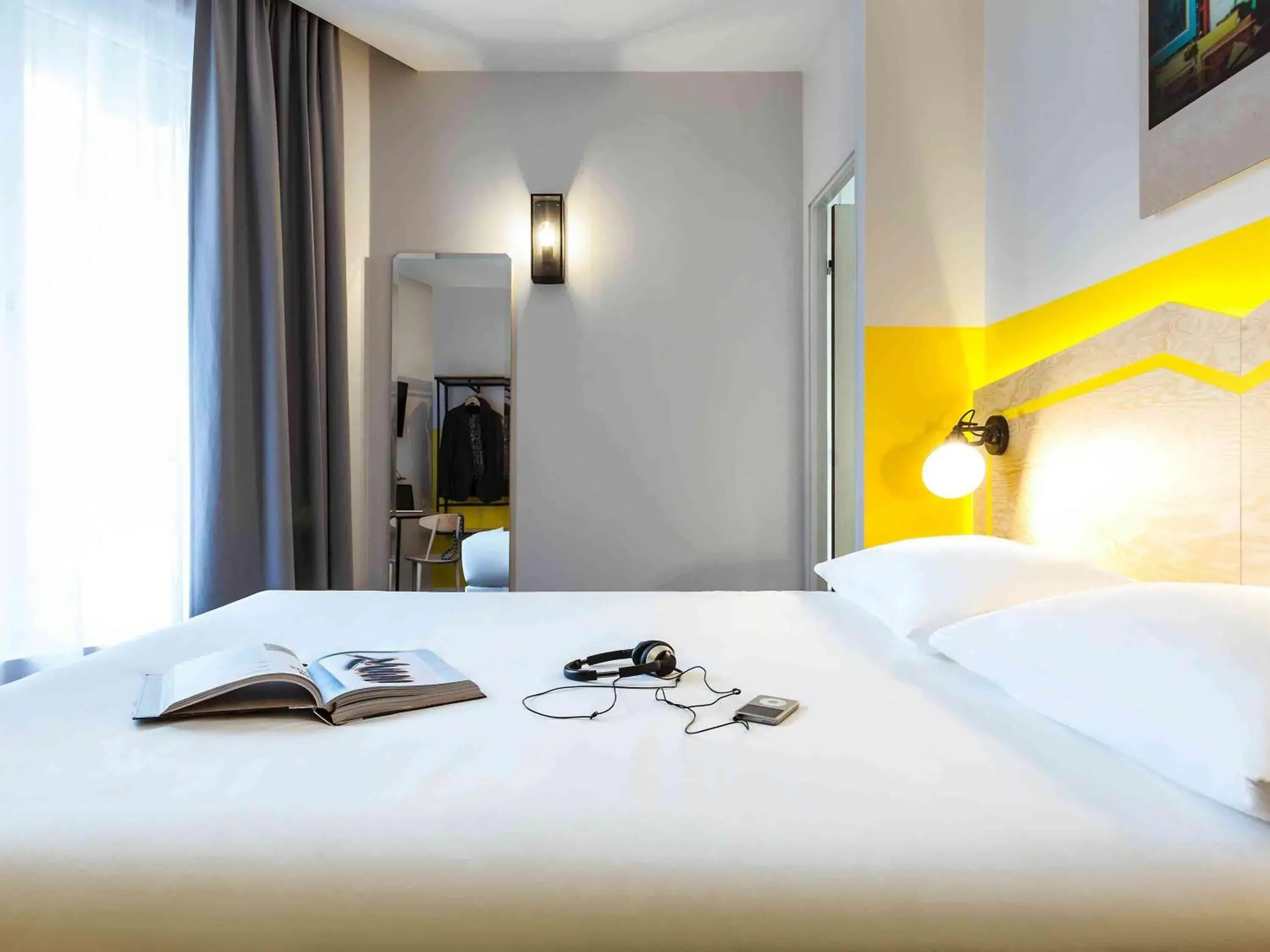Photo of the whole room, Bed in ibis Styles Paris Nation Porte De Montreuil