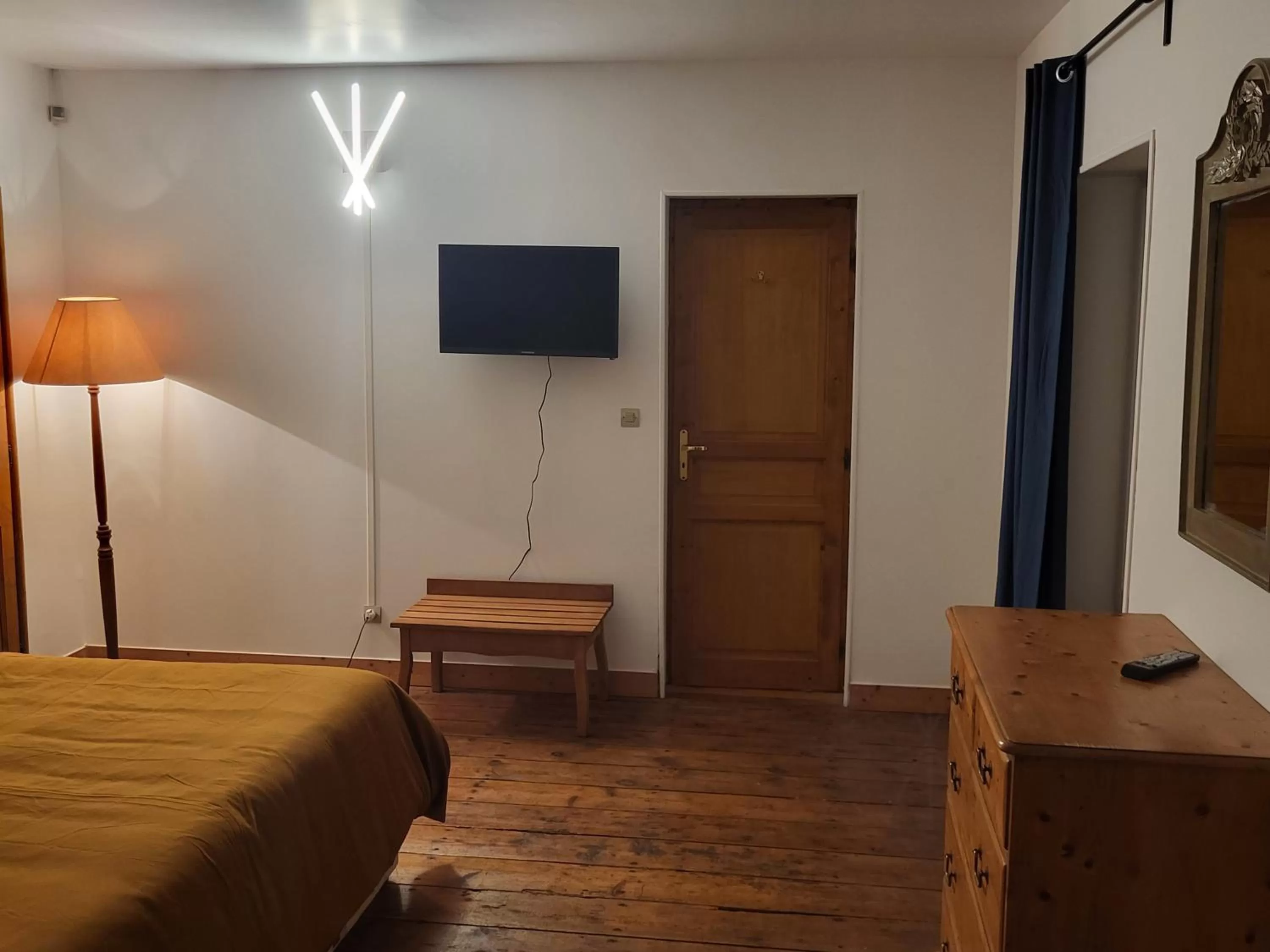 TV/Entertainment Center in Domaine de La Sarrotte