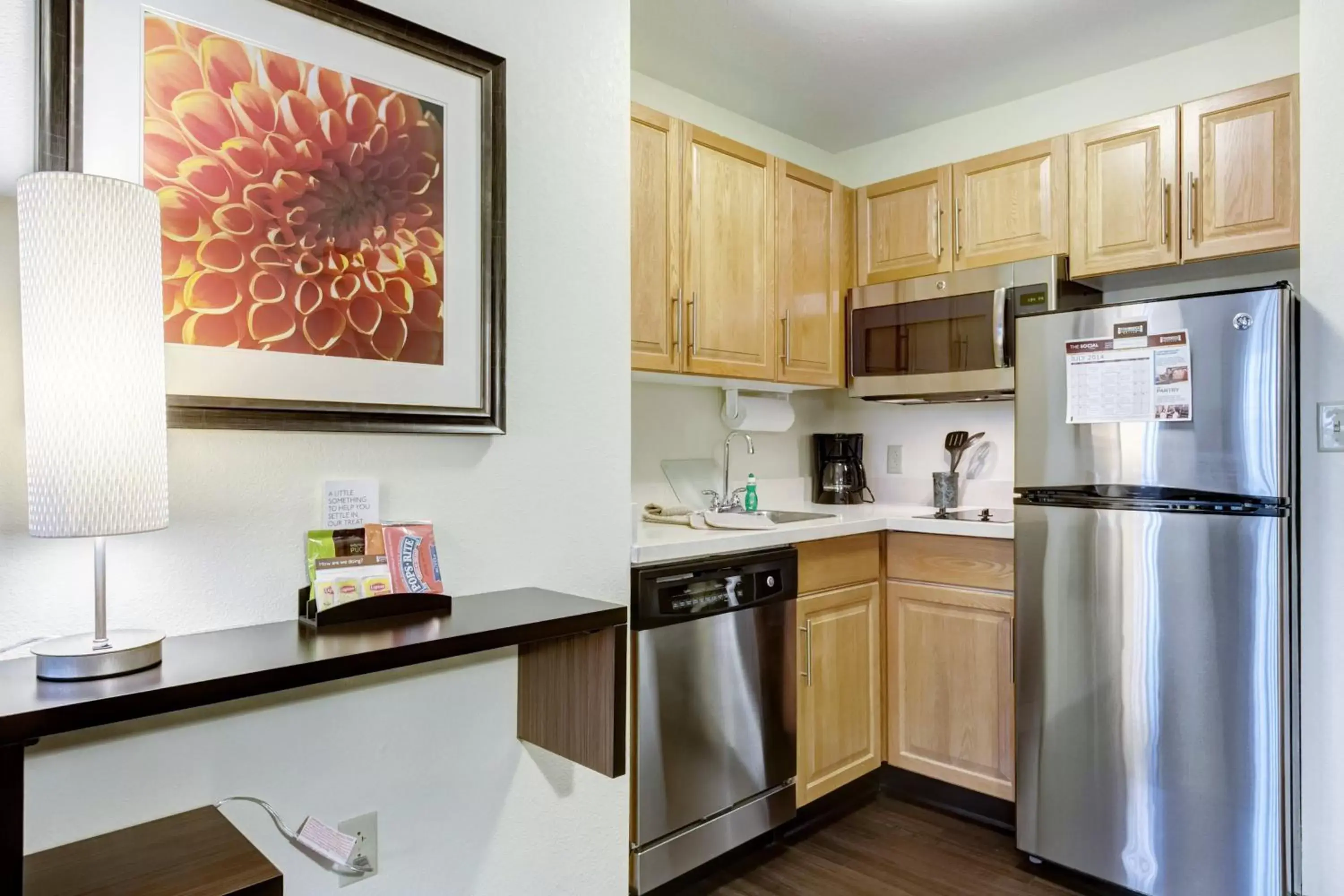 Photo of the whole room, Kitchen/Kitchenette in Staybridge Suites O'Fallon Chesterfield, an IHG Hotel