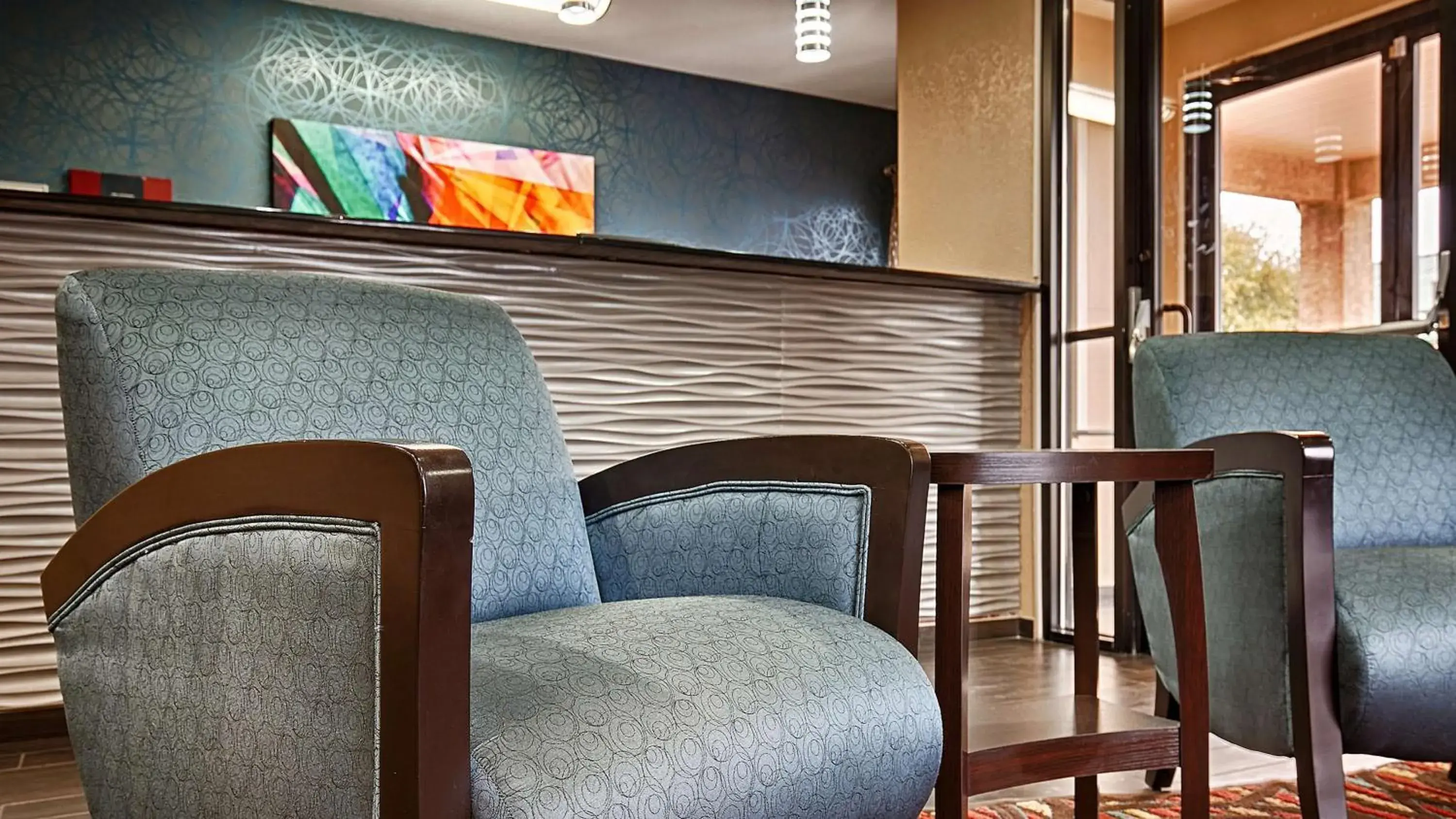 Lobby or reception, Seating Area in Best Western Cedar Inn