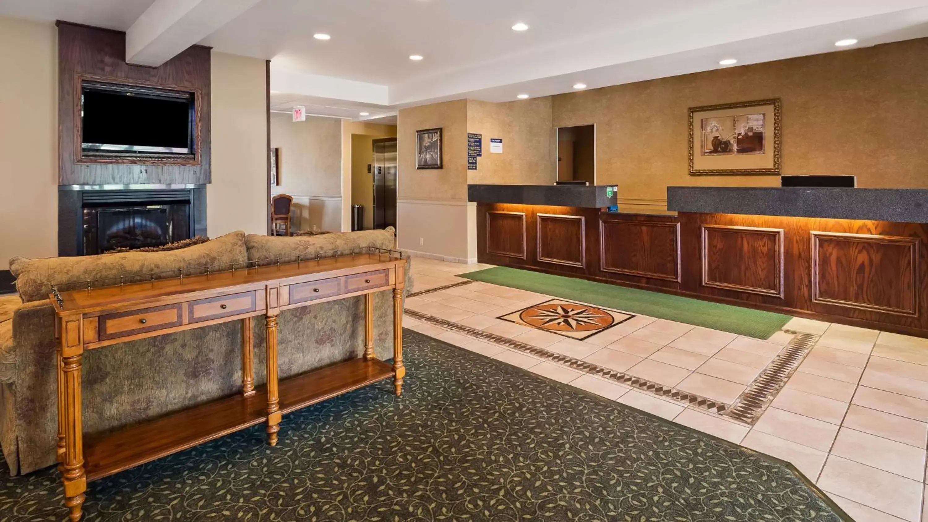 Lobby or reception, Lobby/Reception in Best Western Penn-Ohio Inn & Suites
