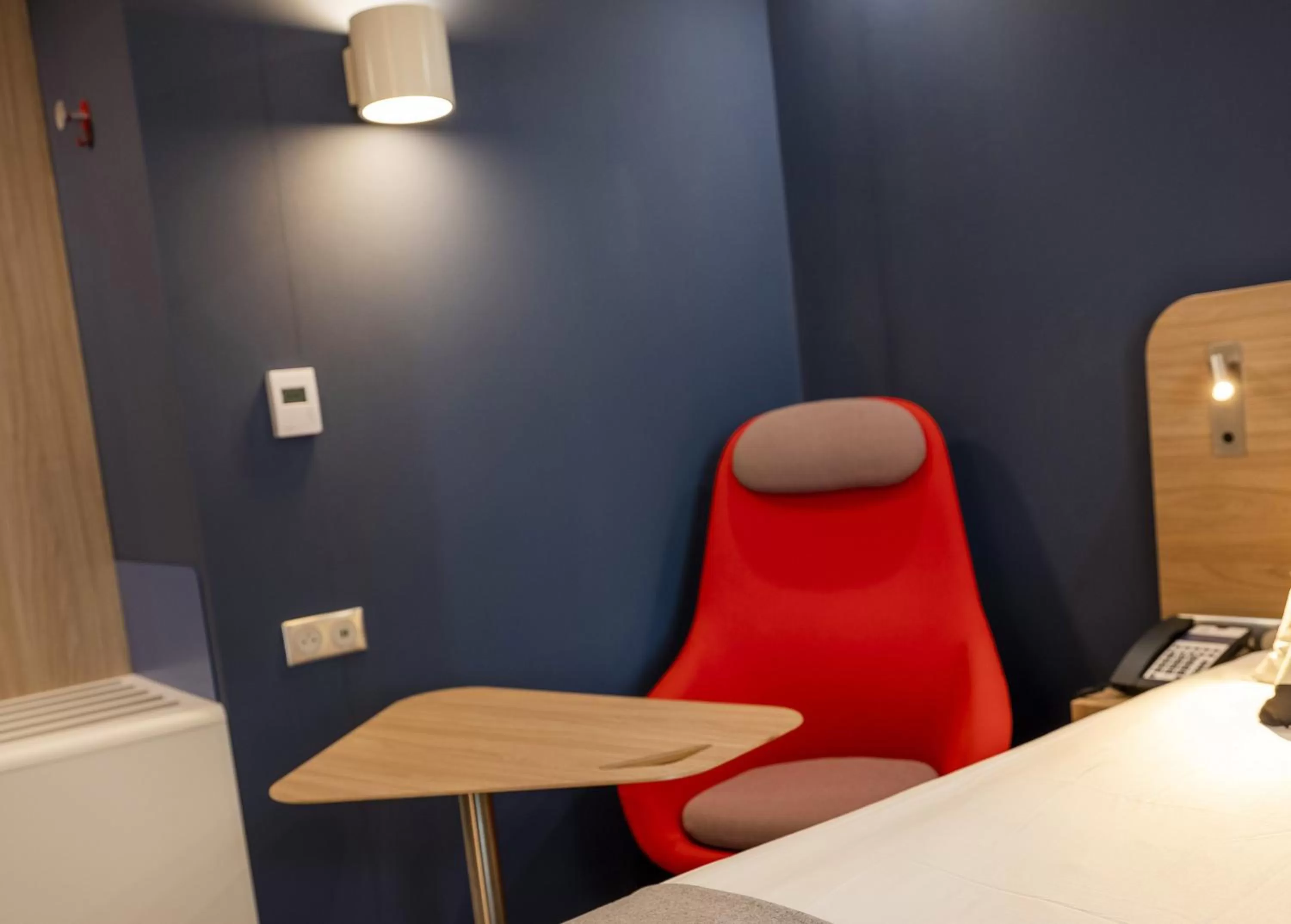 Photo of the whole room in Holiday Inn Express - Nice - Grand Arenas by IHG