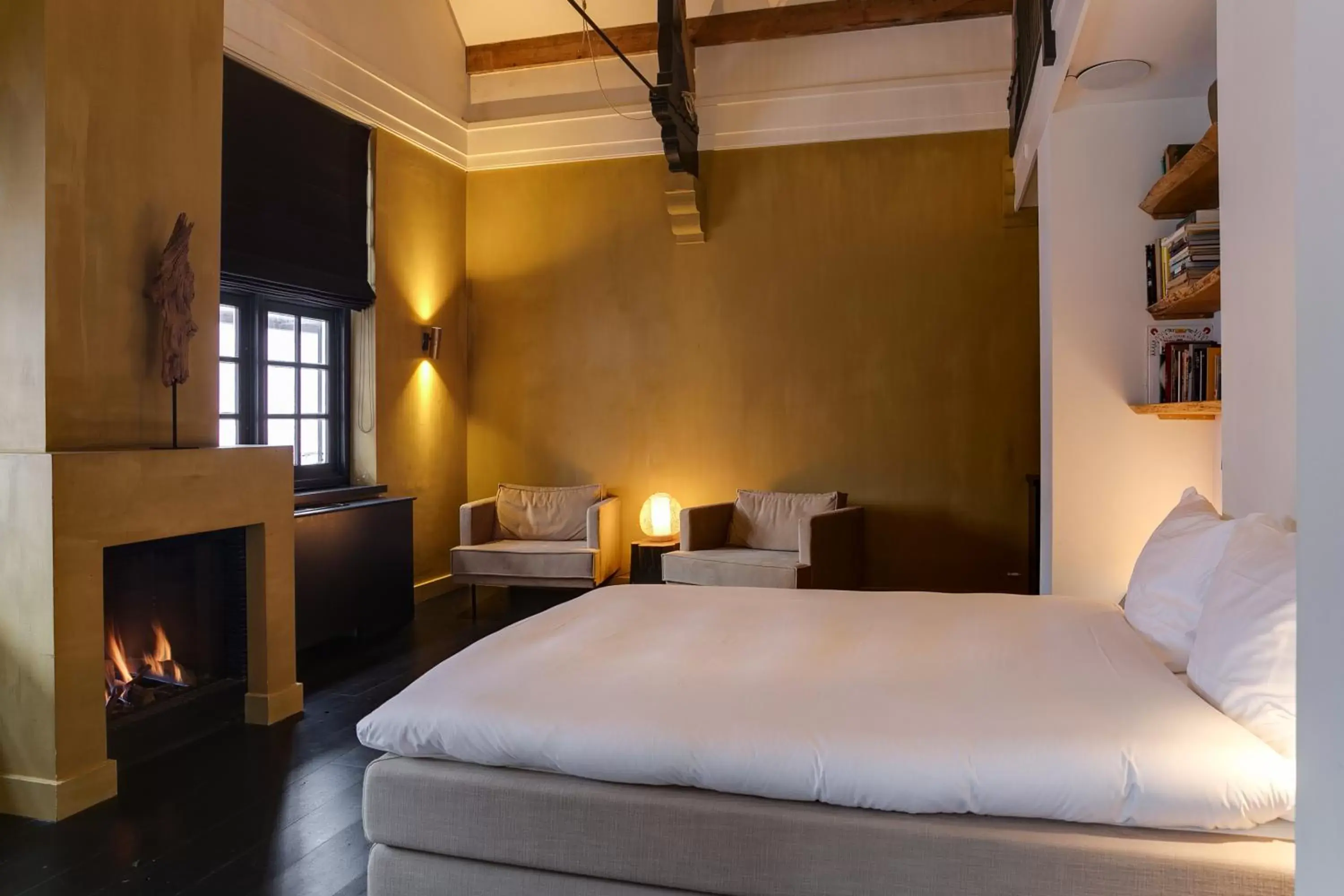 Bed in Vesting Hotel & Restaurant