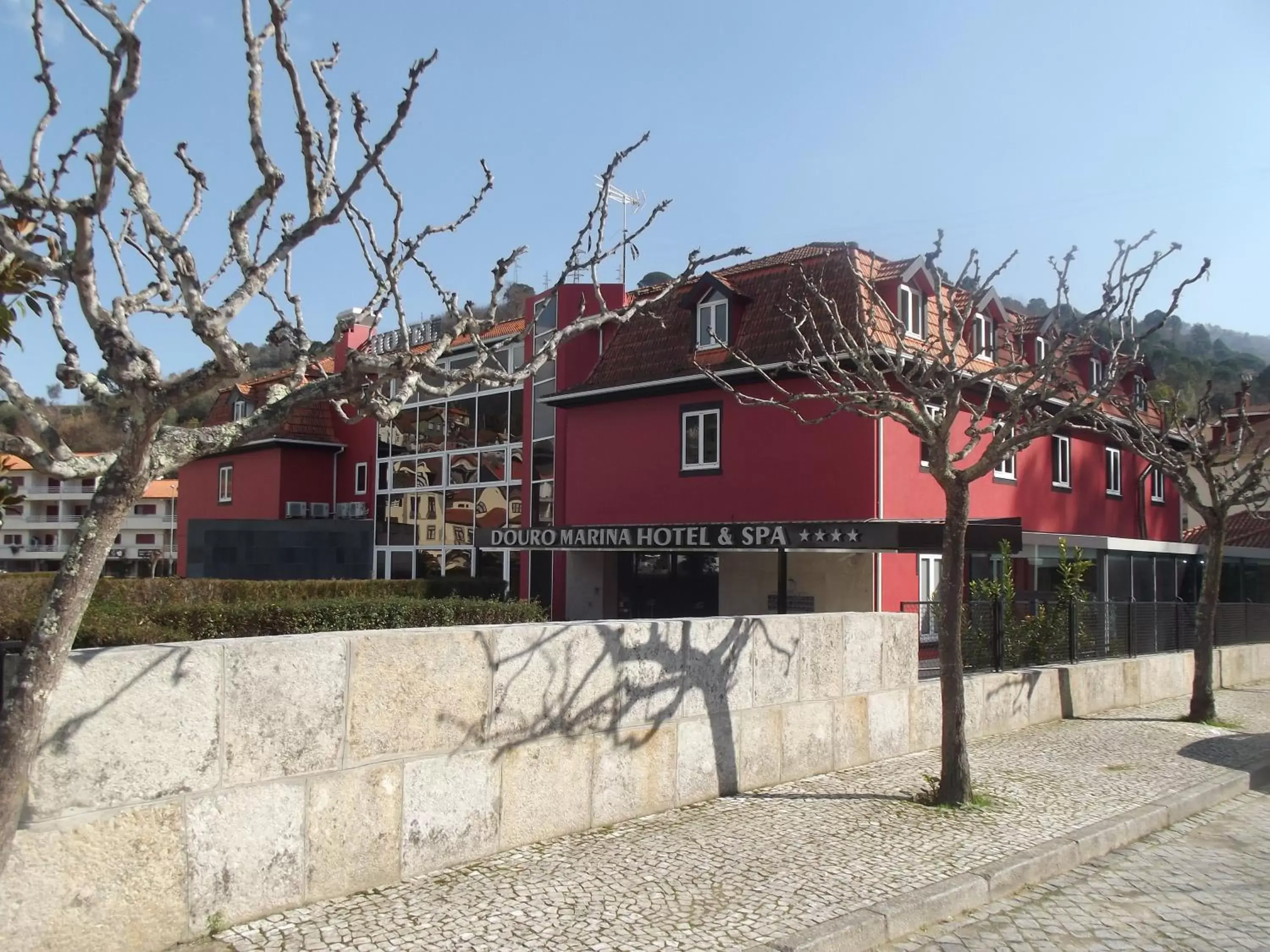 Facade/entrance, Property Building in Douro Marina Hotel & SPA