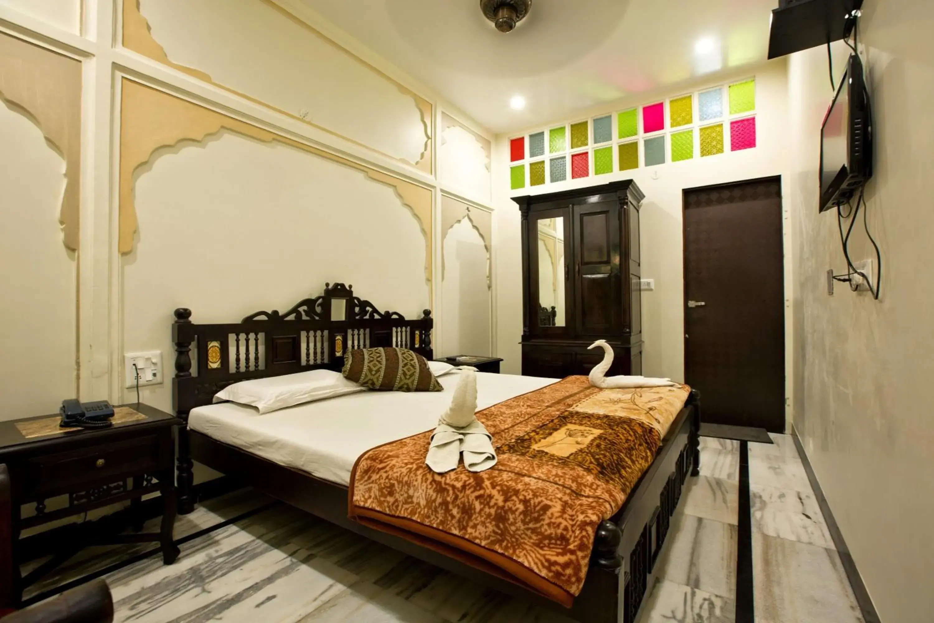 Bedroom, Bed in Hotel Kalyan