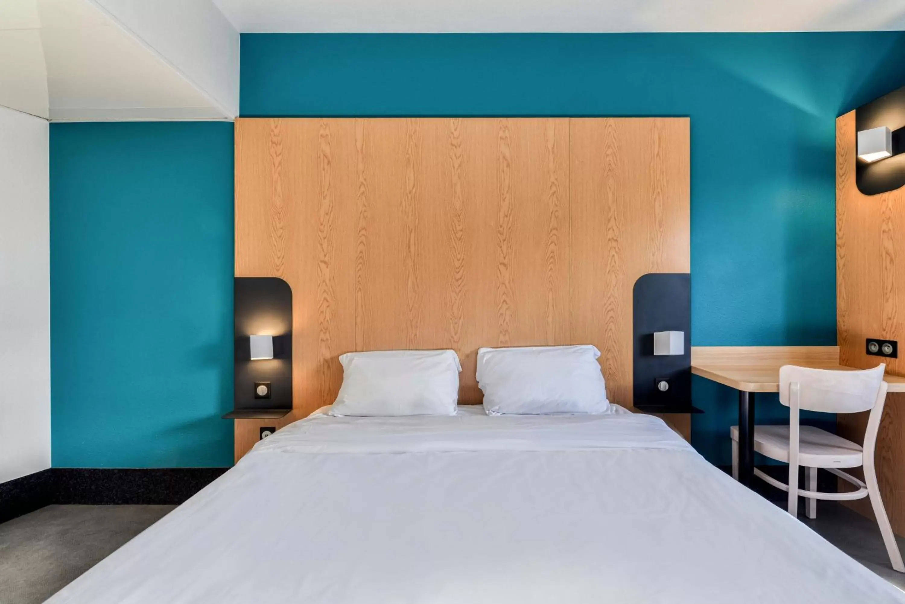 Bedroom, Bed in B&B HOTEL Le Tréport Friville