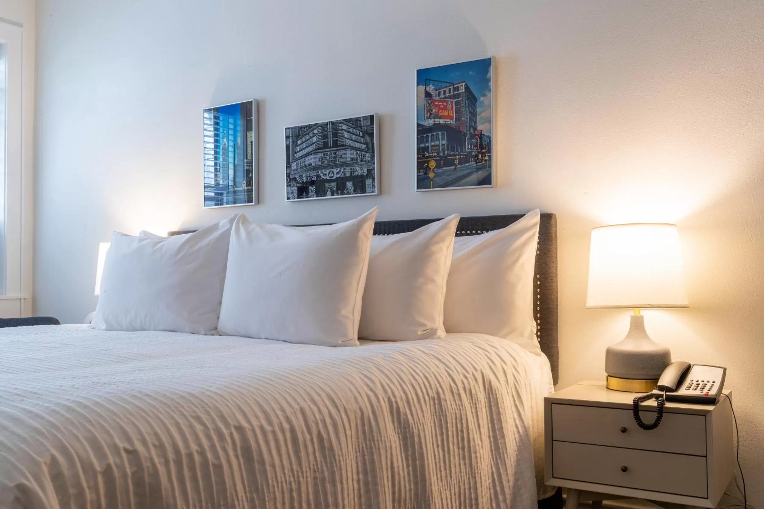 Premier King Room in The Plaza Hotel - Milwaukee