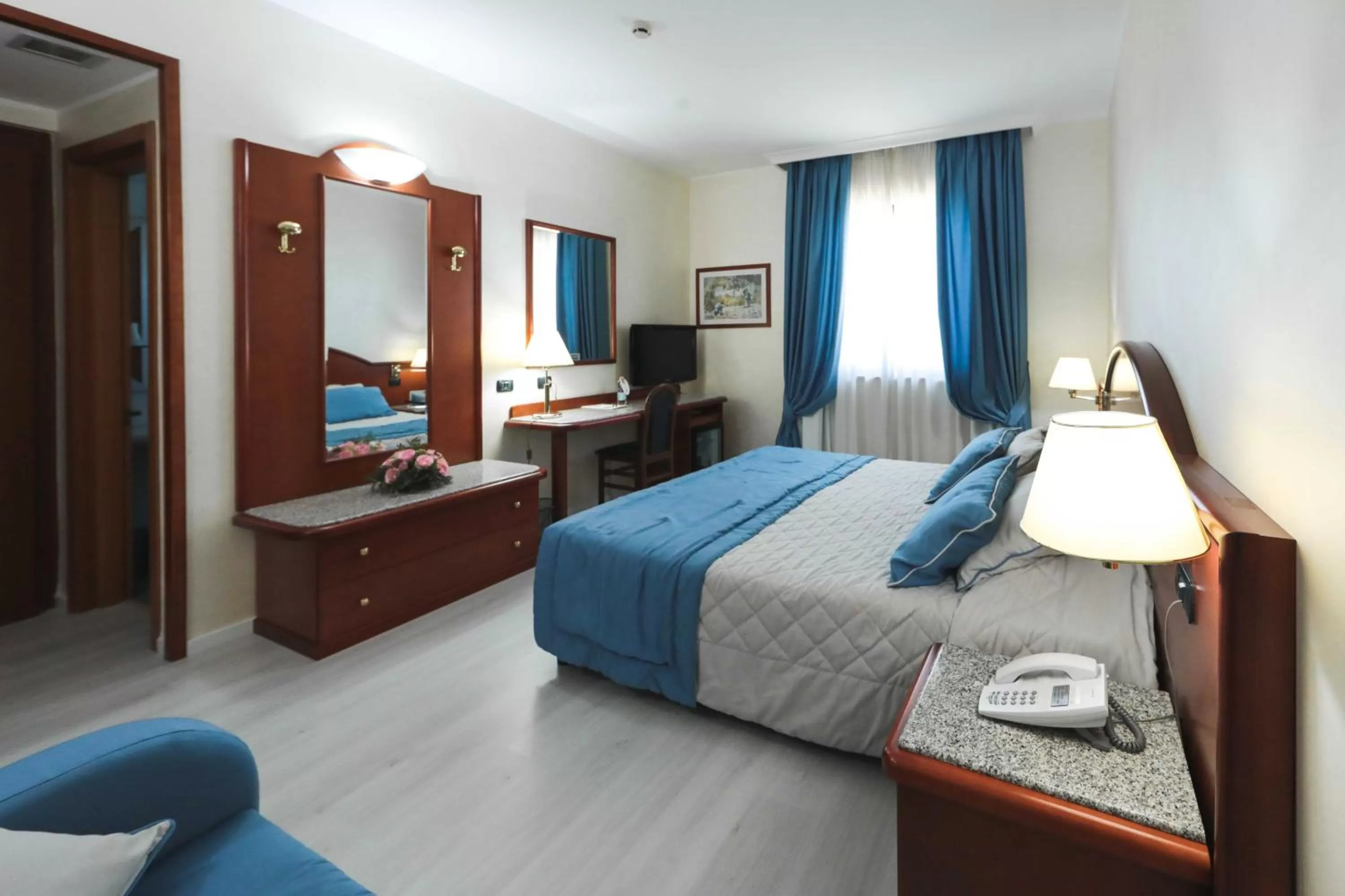 Bed in Edra Palace Hotel & Ristorante