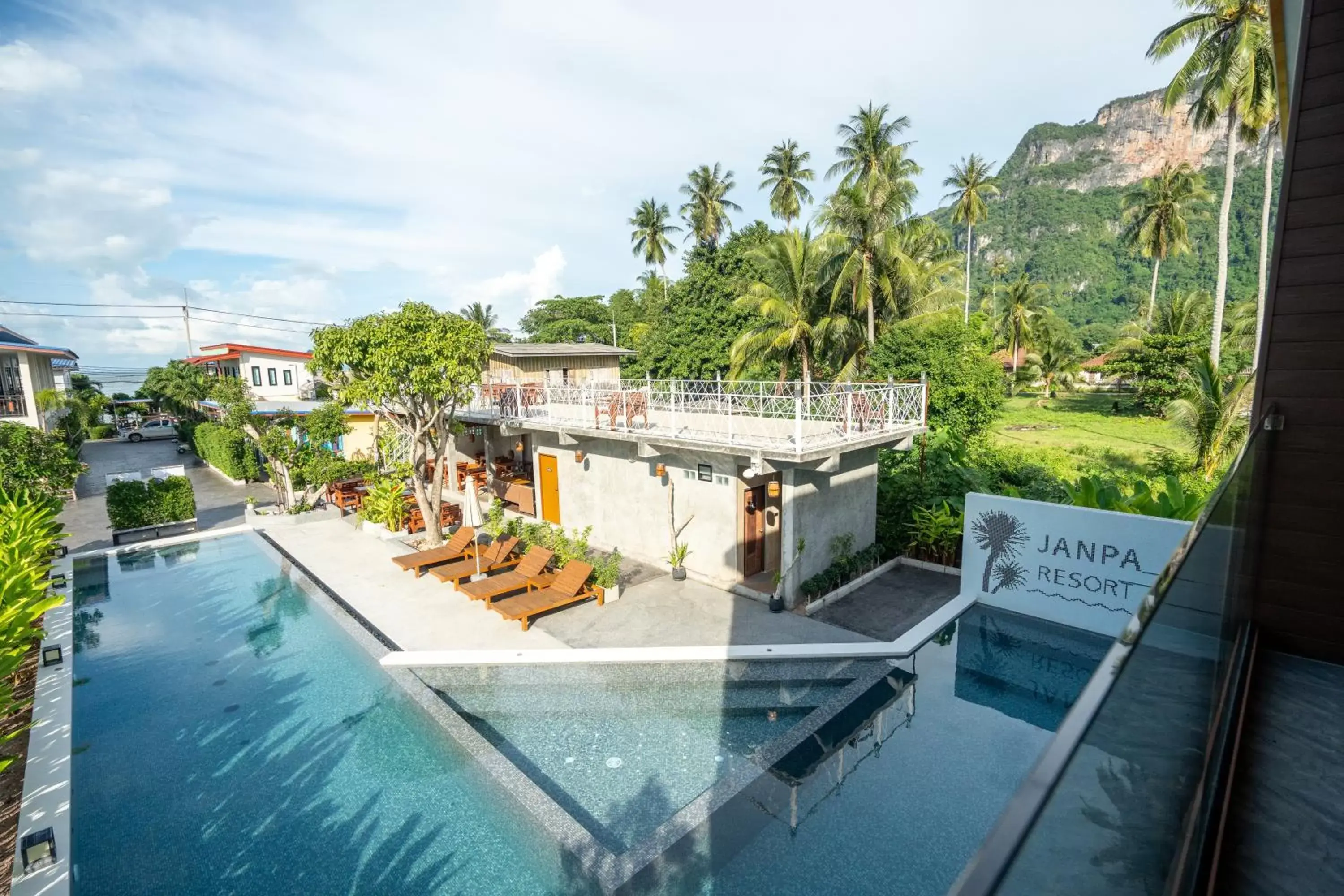 Property building in Janpa Resort Property building in Janpa Resort