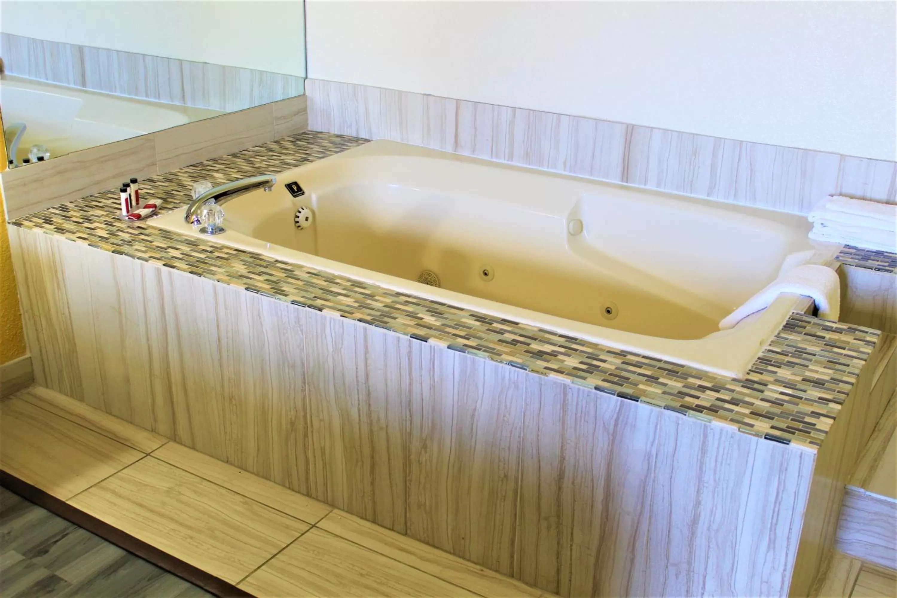 Hot Tub in Super 8 by Wyndham Ft Stockton