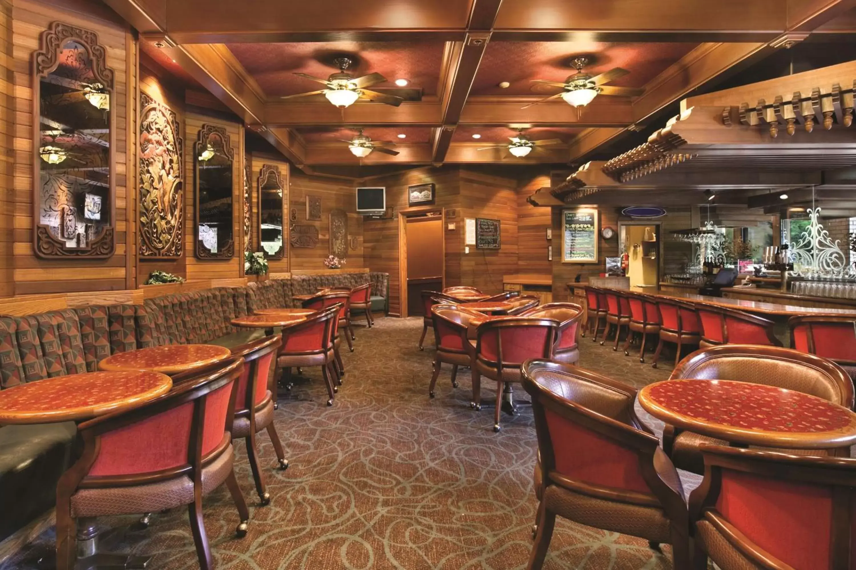 Lounge or bar, Restaurant/Places to Eat in DoubleTree by Hilton Durango