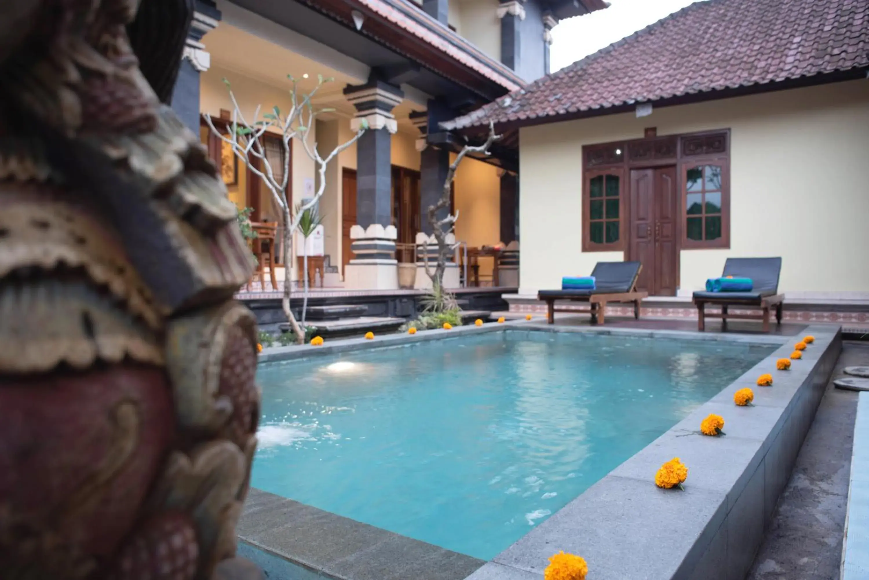 Property building, Swimming Pool in Suparsa's Homestay