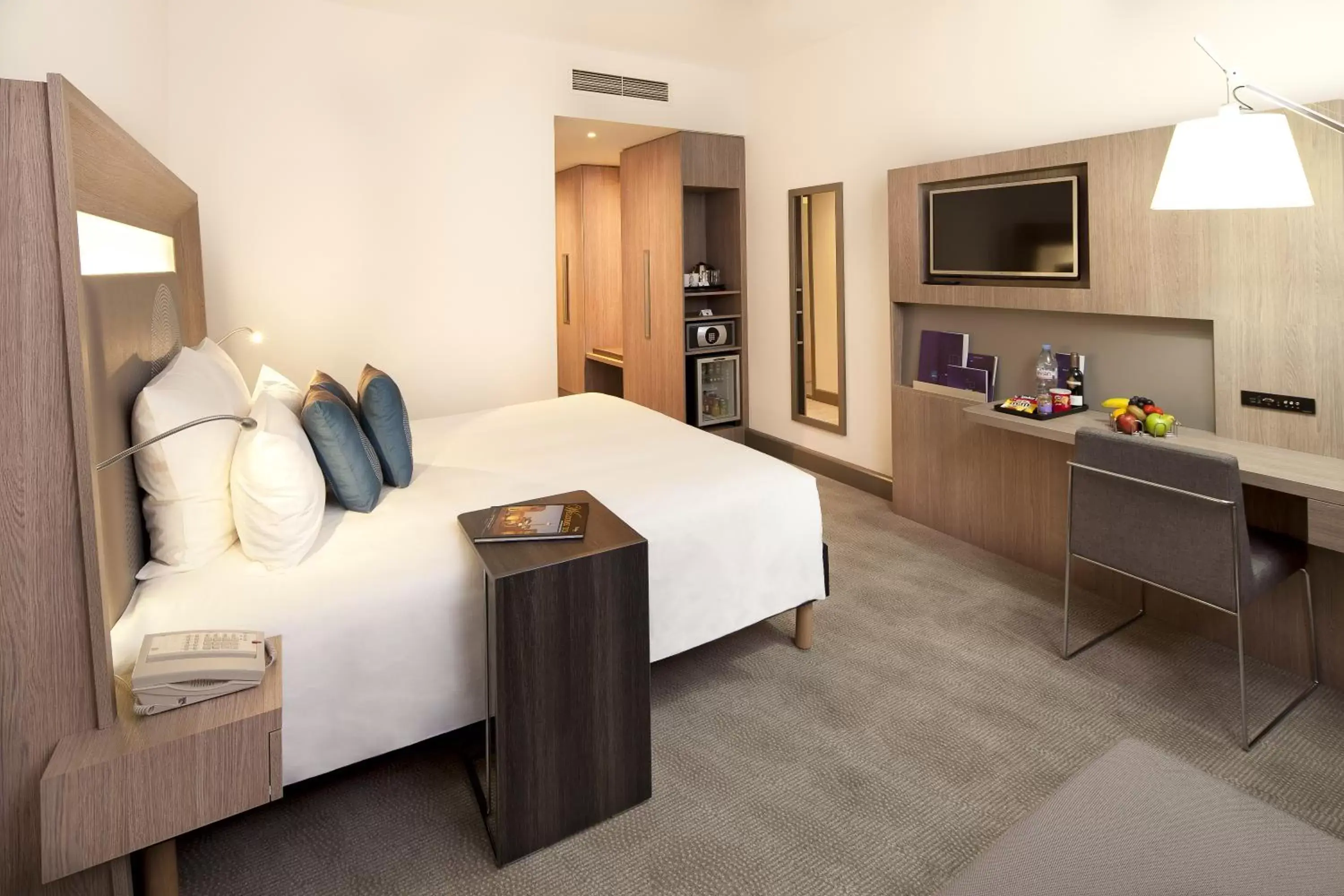Bedroom, Bed in Novotel World Trade Centre Dubai