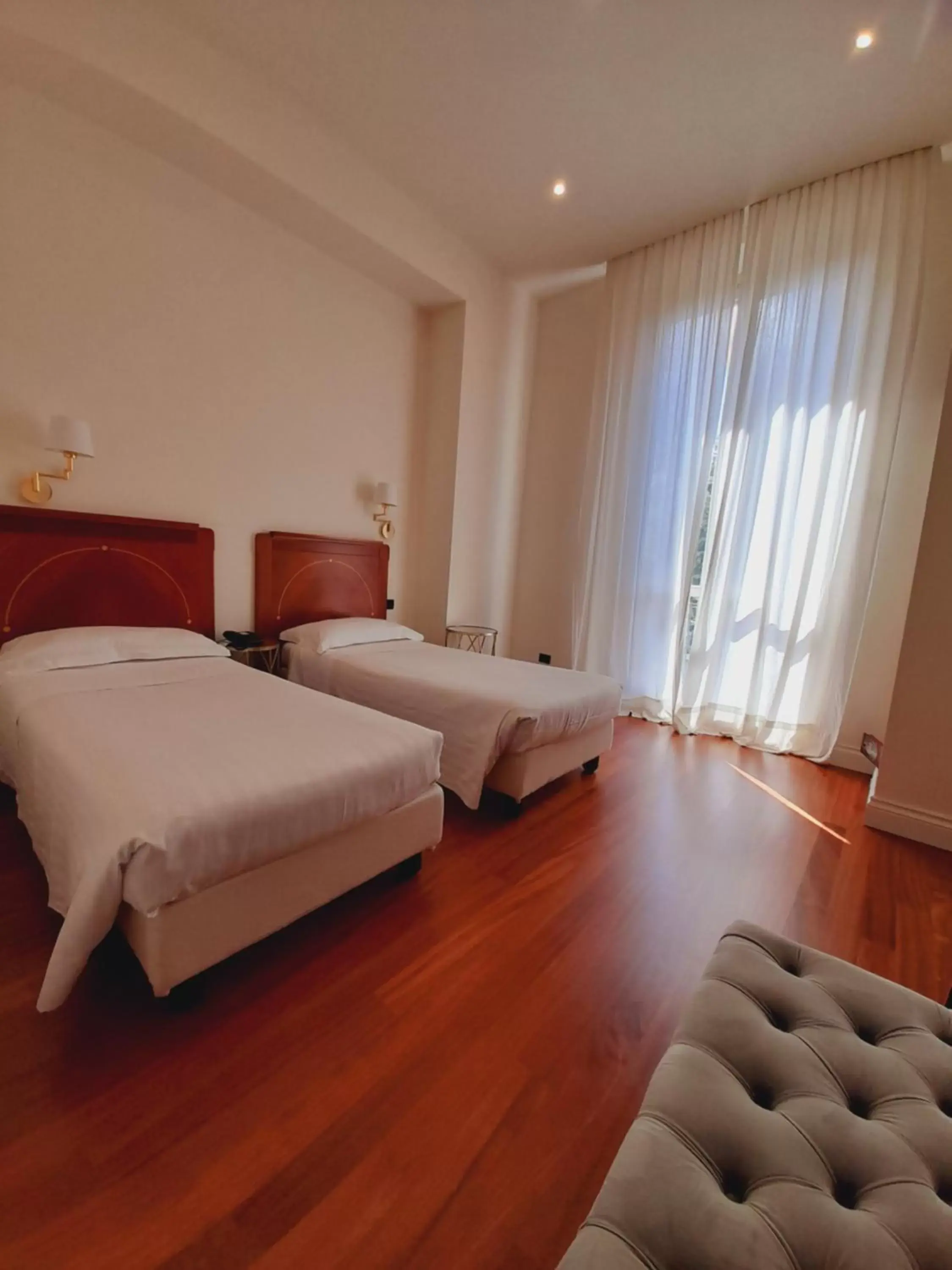 Bed in Rechigi Park Hotel