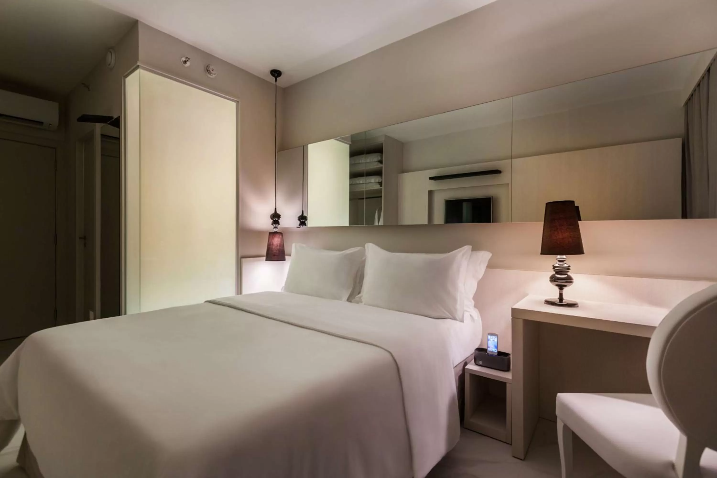 Photo of the whole room, Bed in Nobile Hotel Copacabana Design