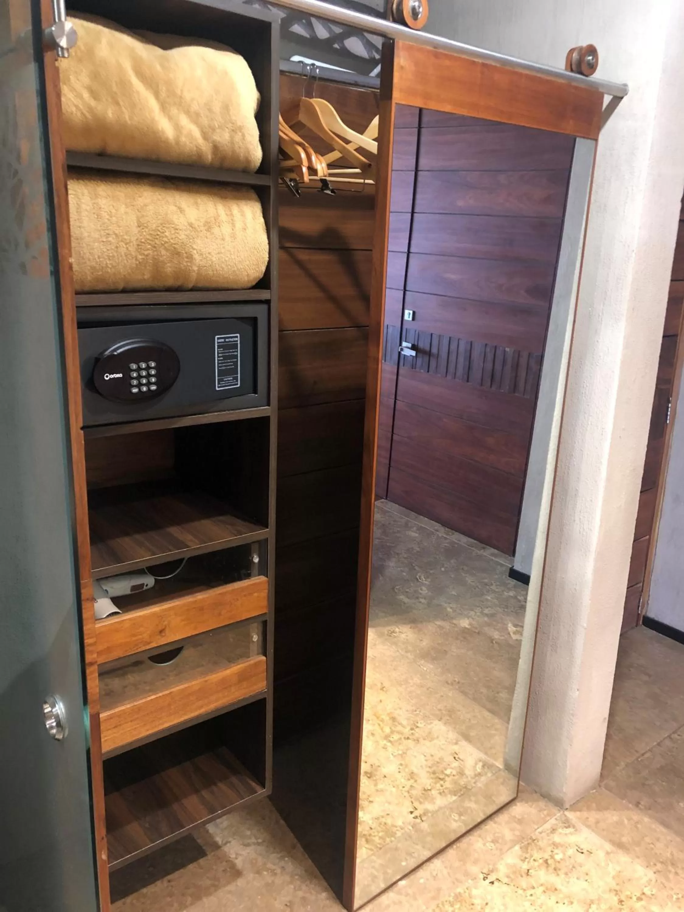 Bathroom, Bed in Gamma Monterrey Rincon de Santiago