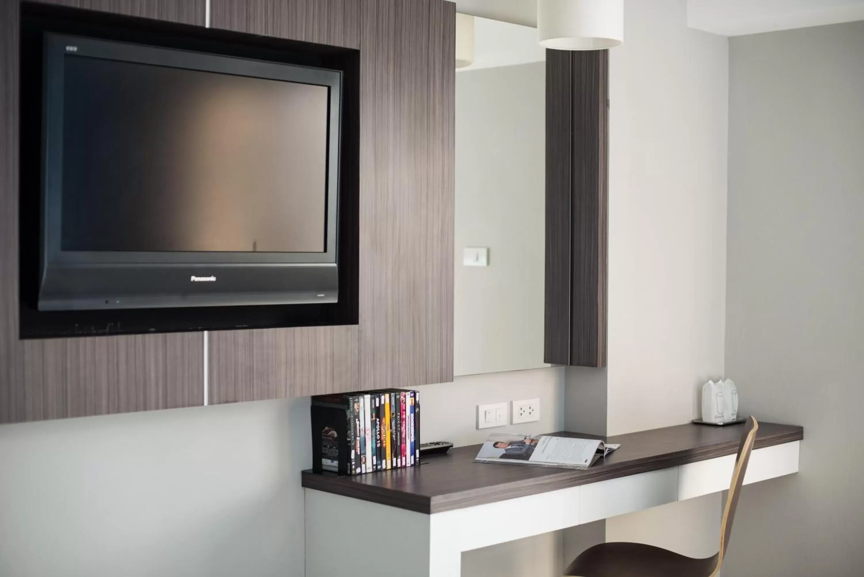 TV and multimedia, TV/Entertainment Center in Napatra Hotel