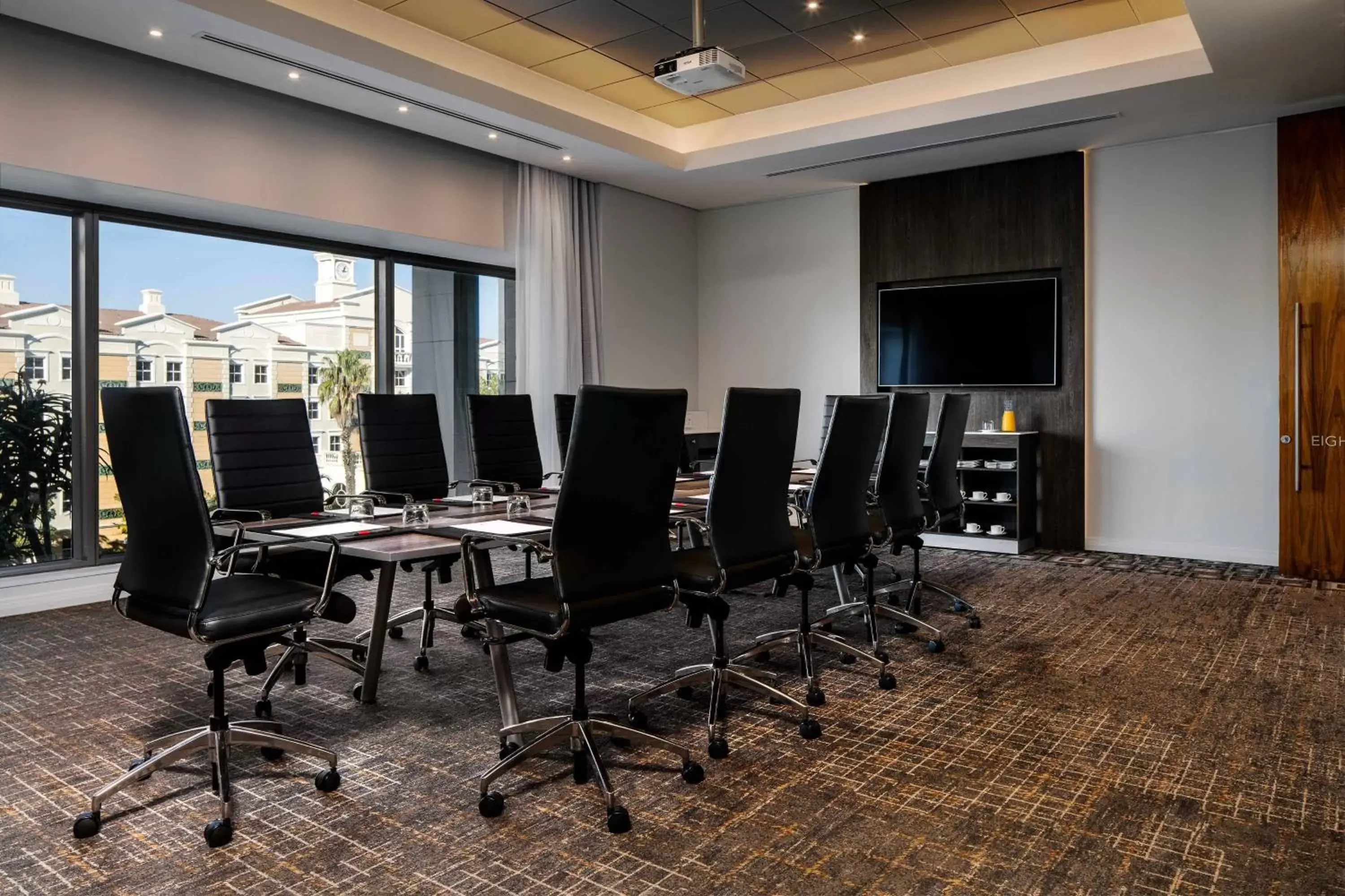 Meeting/conference room in Cape Town Marriott Hotel Crystal Towers