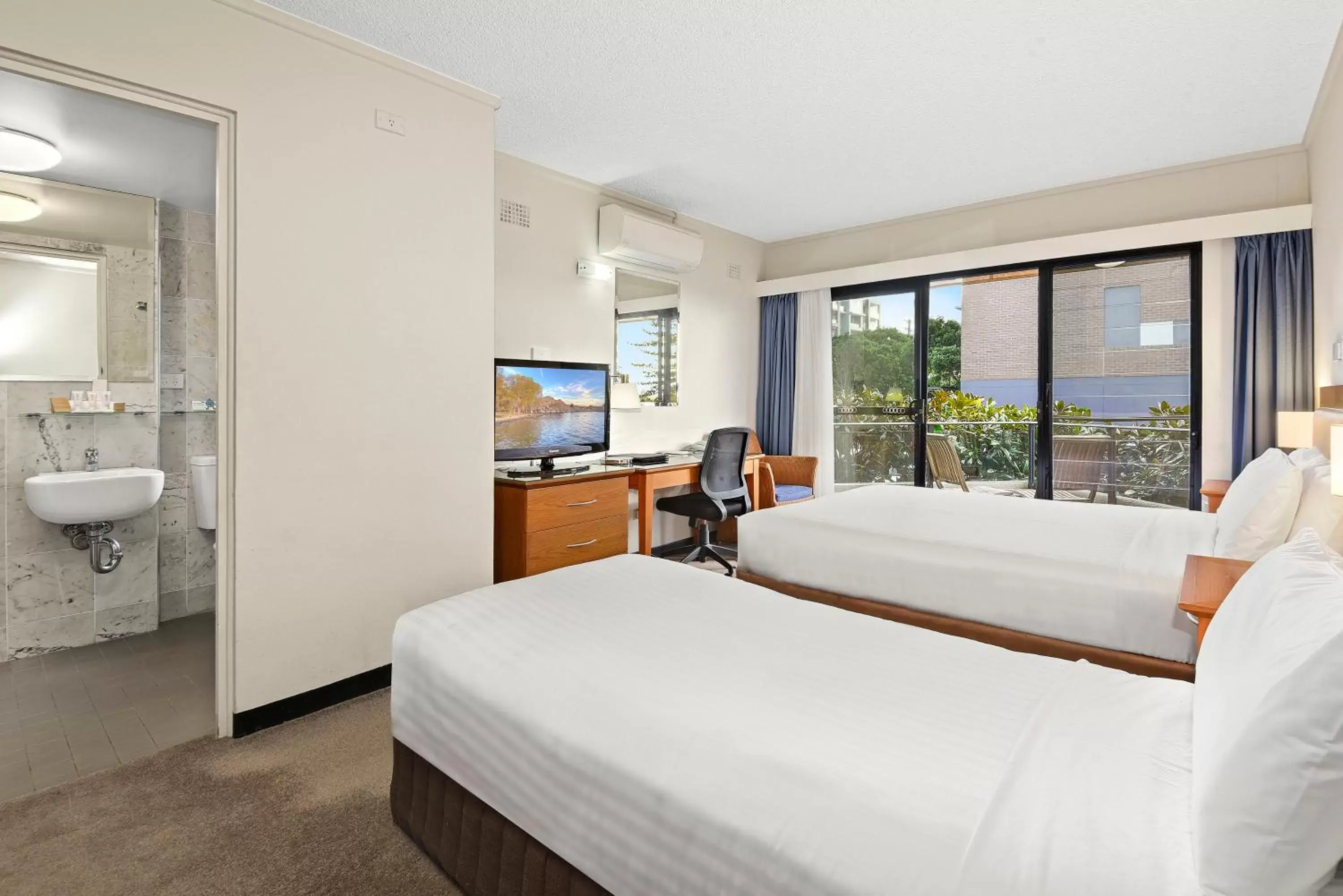 Bedroom, Bed in ibis Styles Port Macquarie