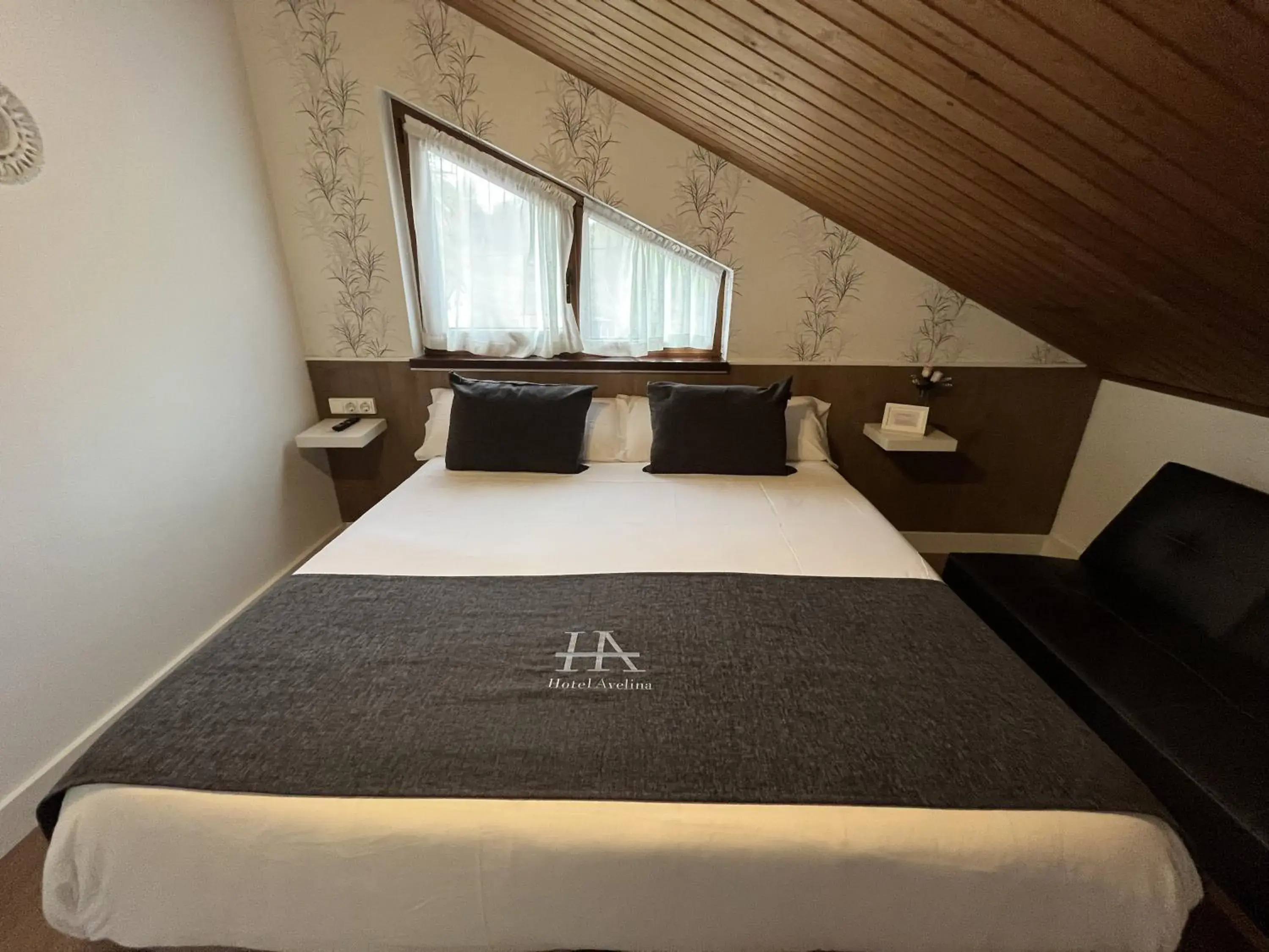 Double Standard in Hotel Avelina Double Standard in Hotel Avelina