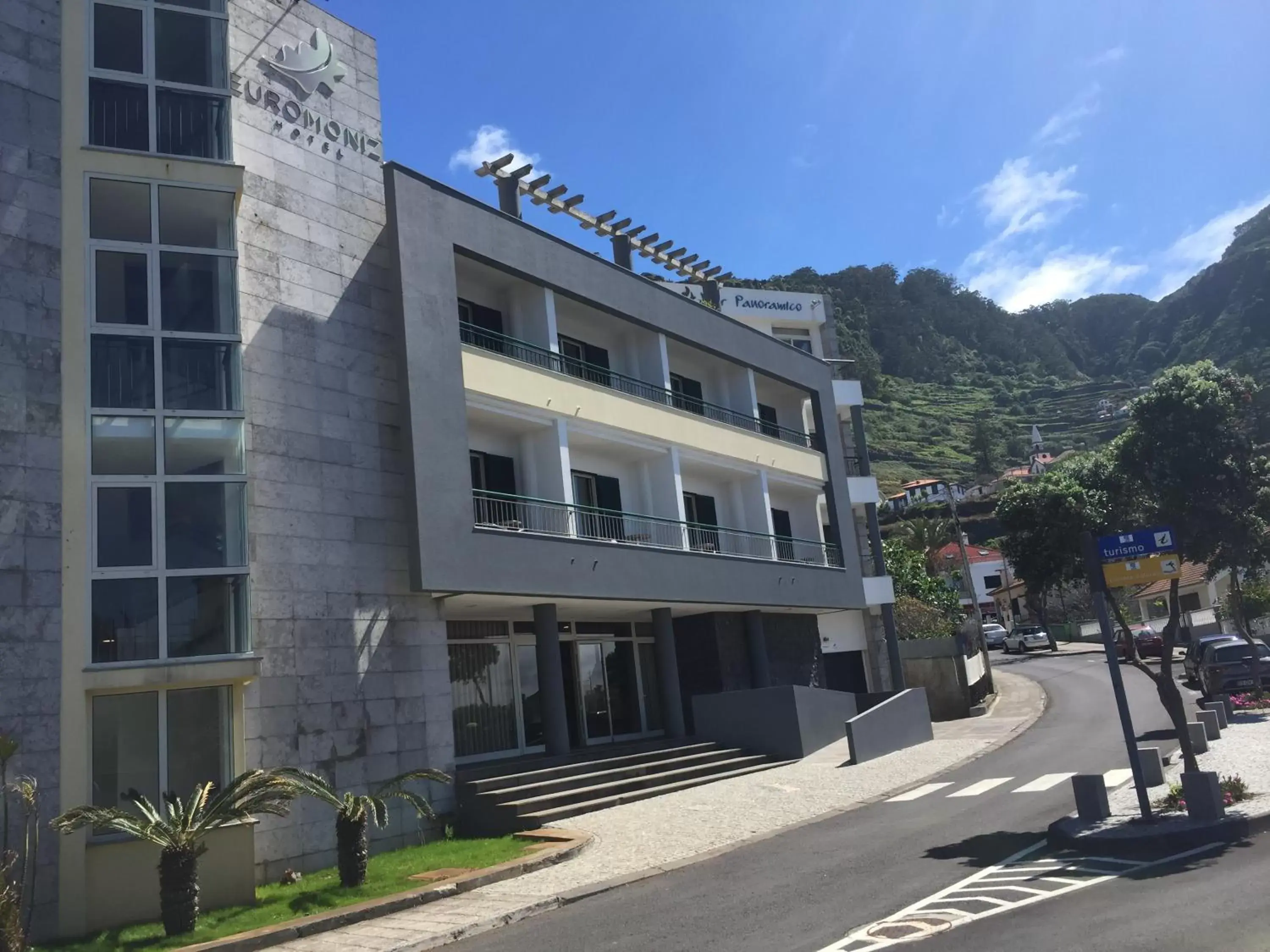Facade/entrance, Property Building in Hotel Euro Moniz