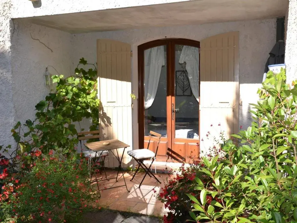 Property building in La Devinière Property building in La Devinière