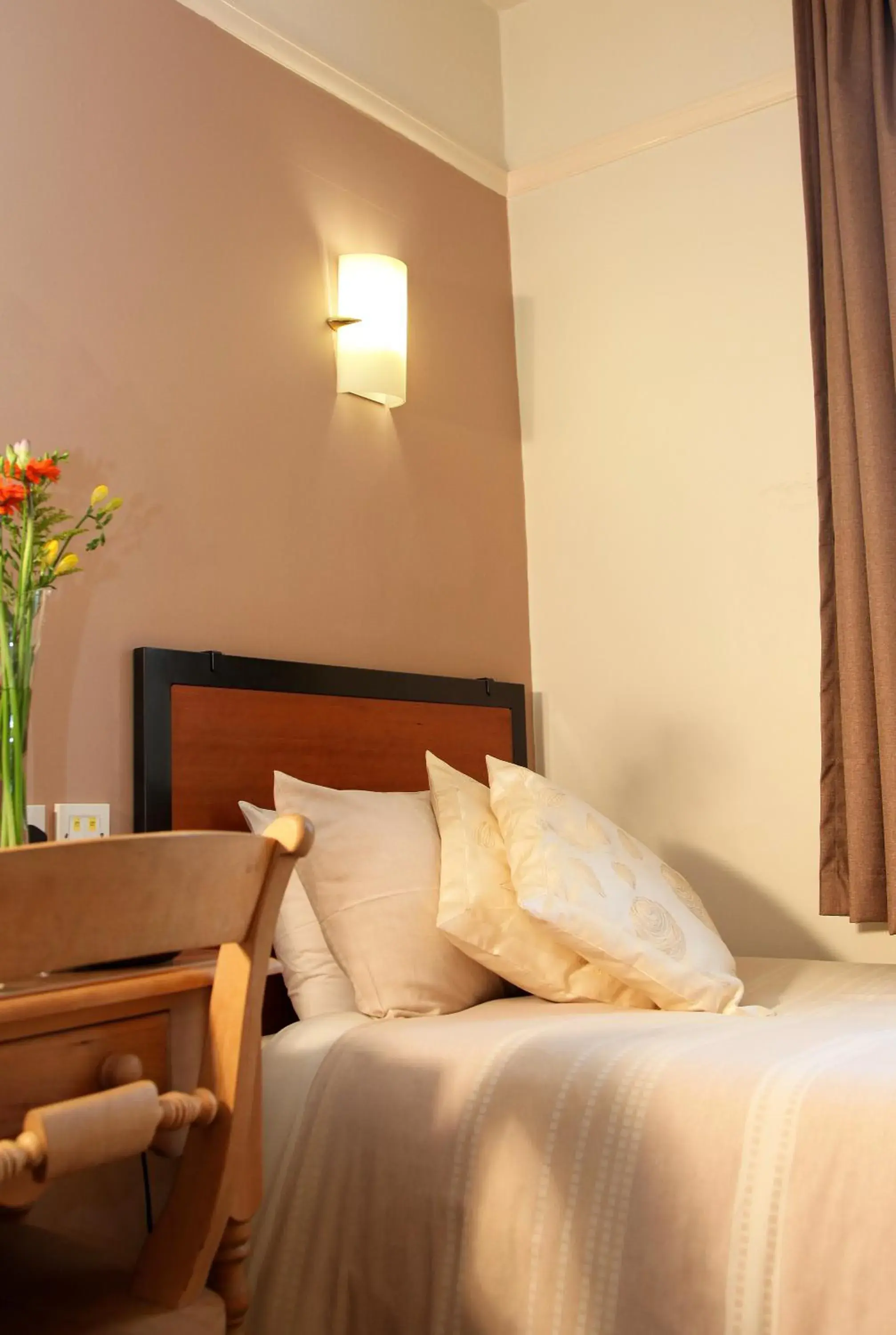 Bed in Deincourt Hotel Bed in Deincourt Hotel