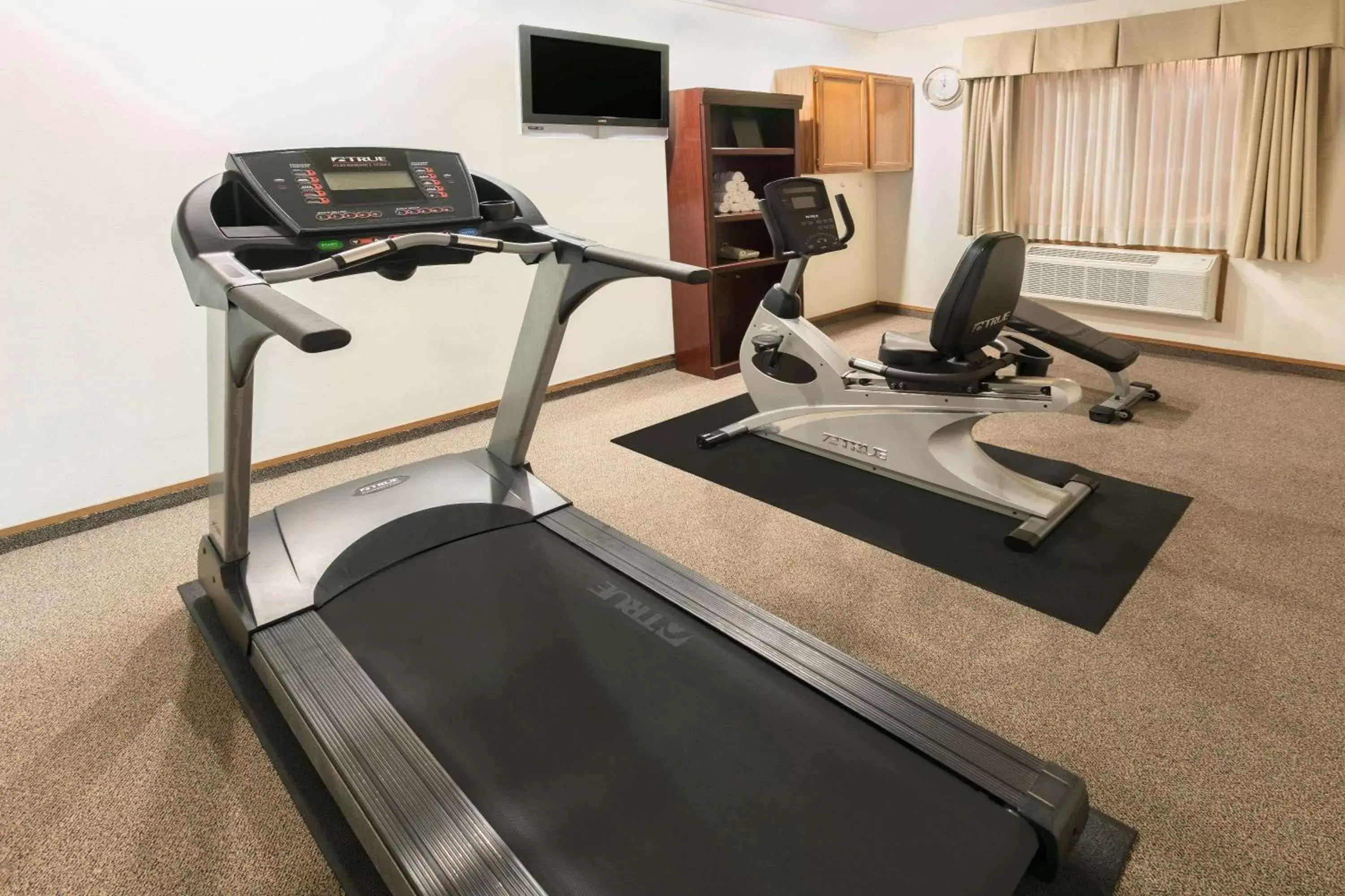 Fitness centre/facilities, Fitness Center/Facilities in Super 8 by Wyndham Grapevine/DFW Airport Northwest