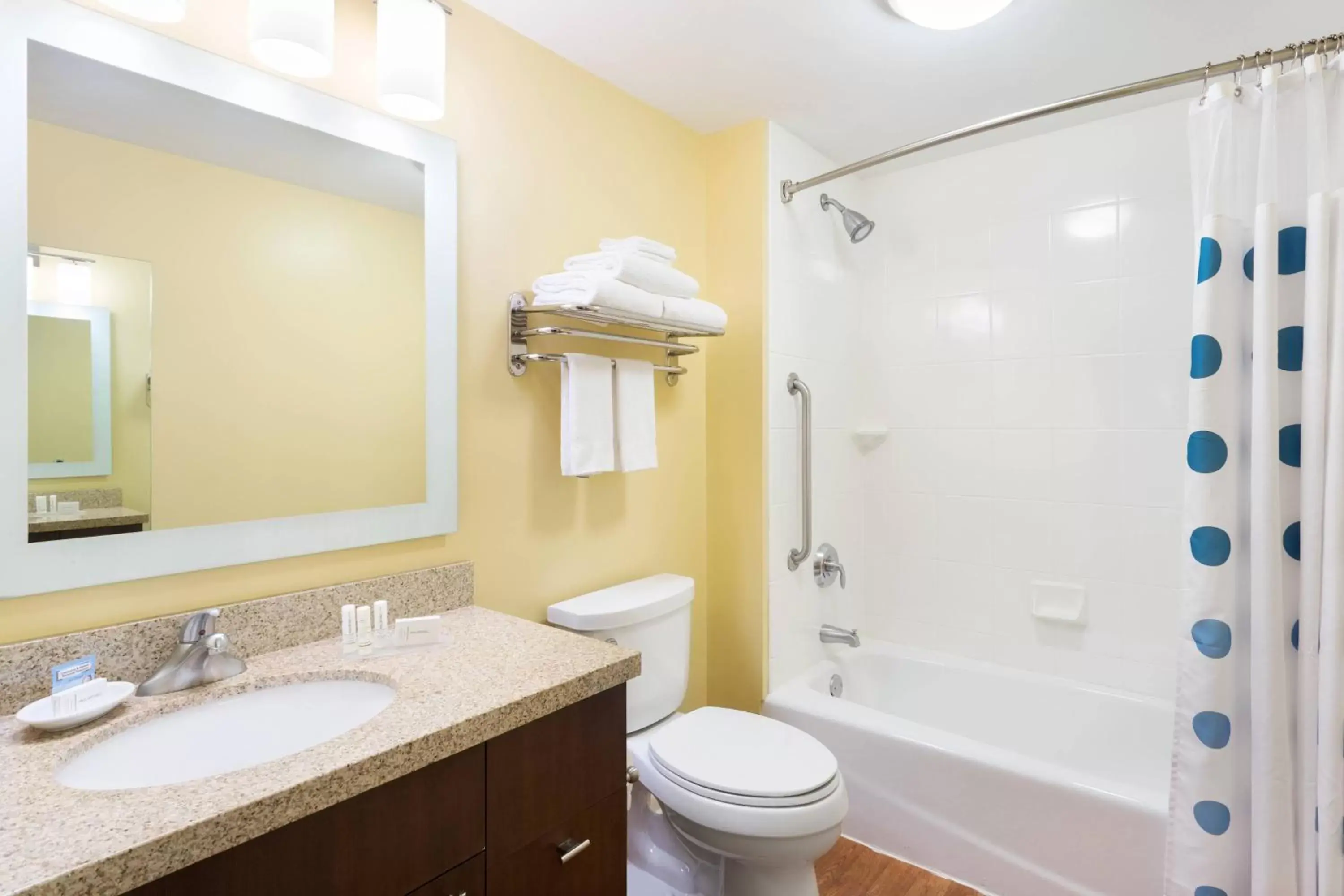 Bathroom in TownePlace Suites by Marriott Bossier City