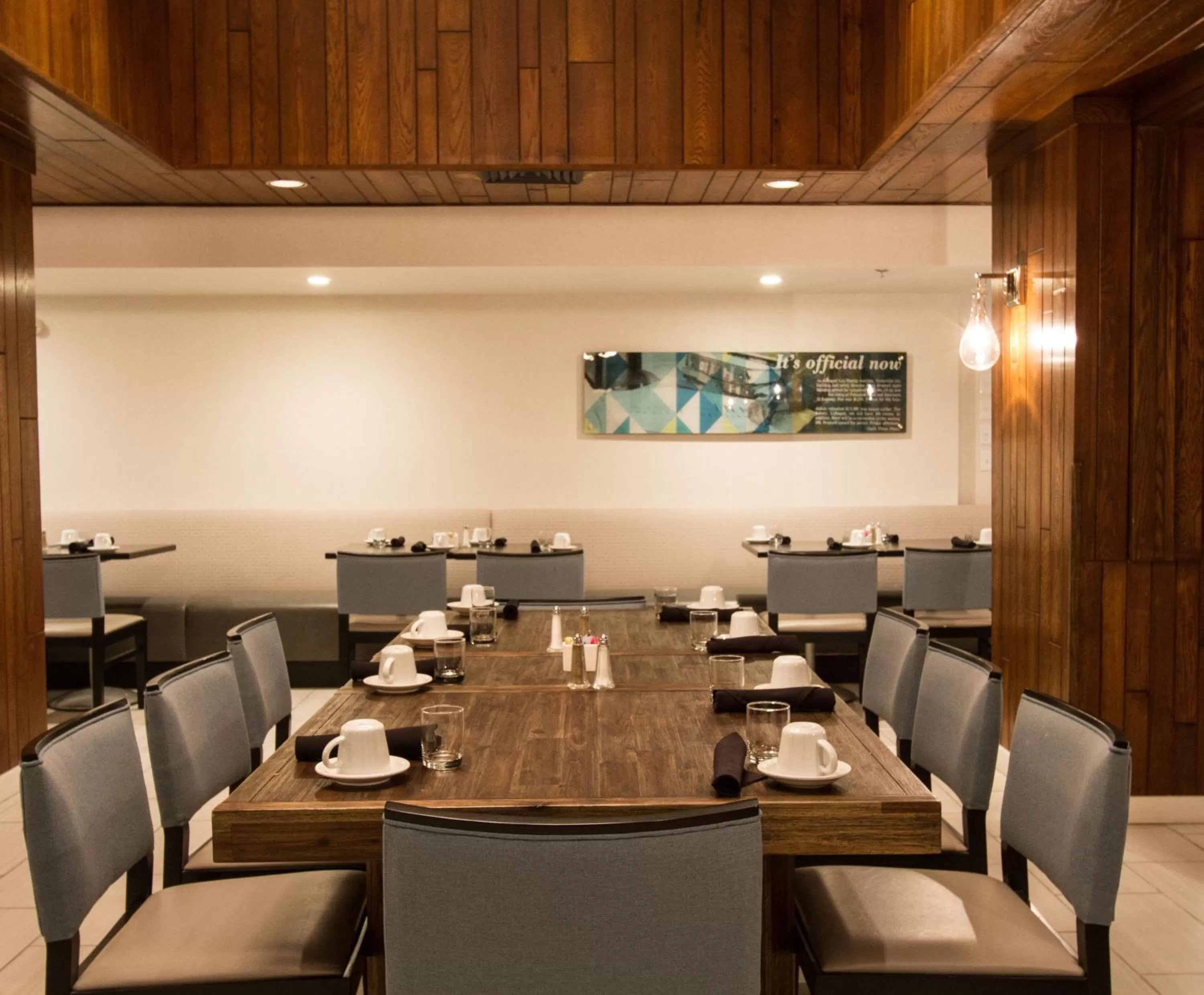 Restaurant/places to eat in Holiday Inn Victorville by IHG