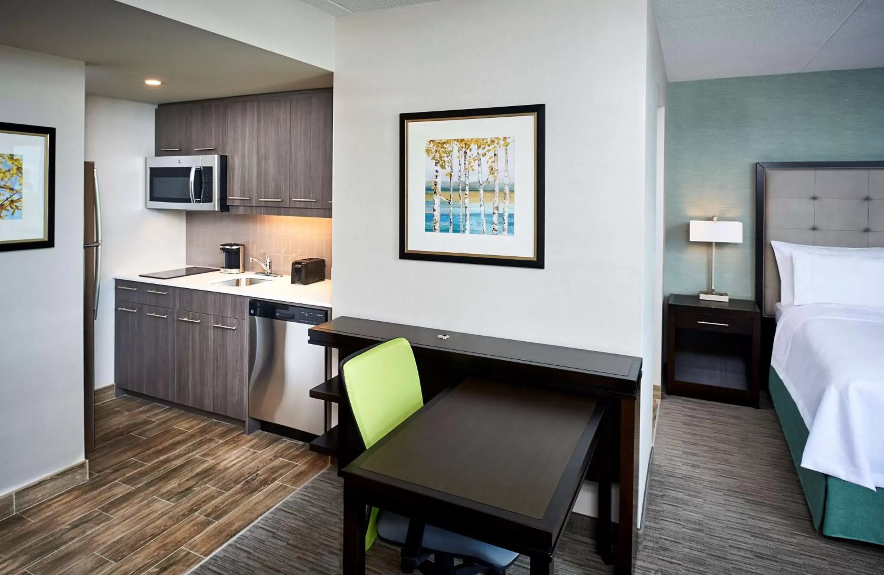 Bedroom, Kitchen/Kitchenette in Homewood Suites By Hilton North Bay