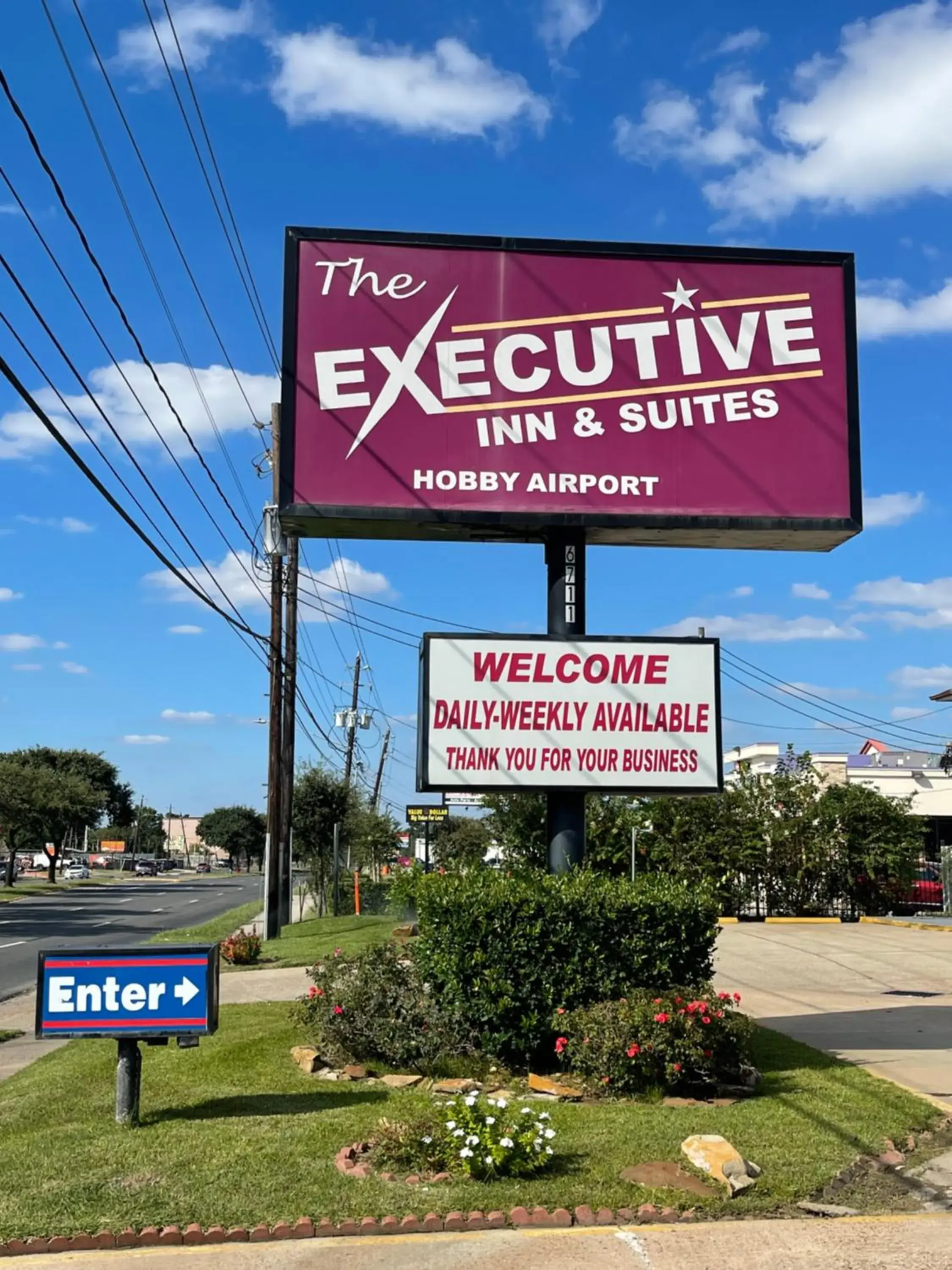 Property Logo/Sign in Executive Inn and Suites Houston