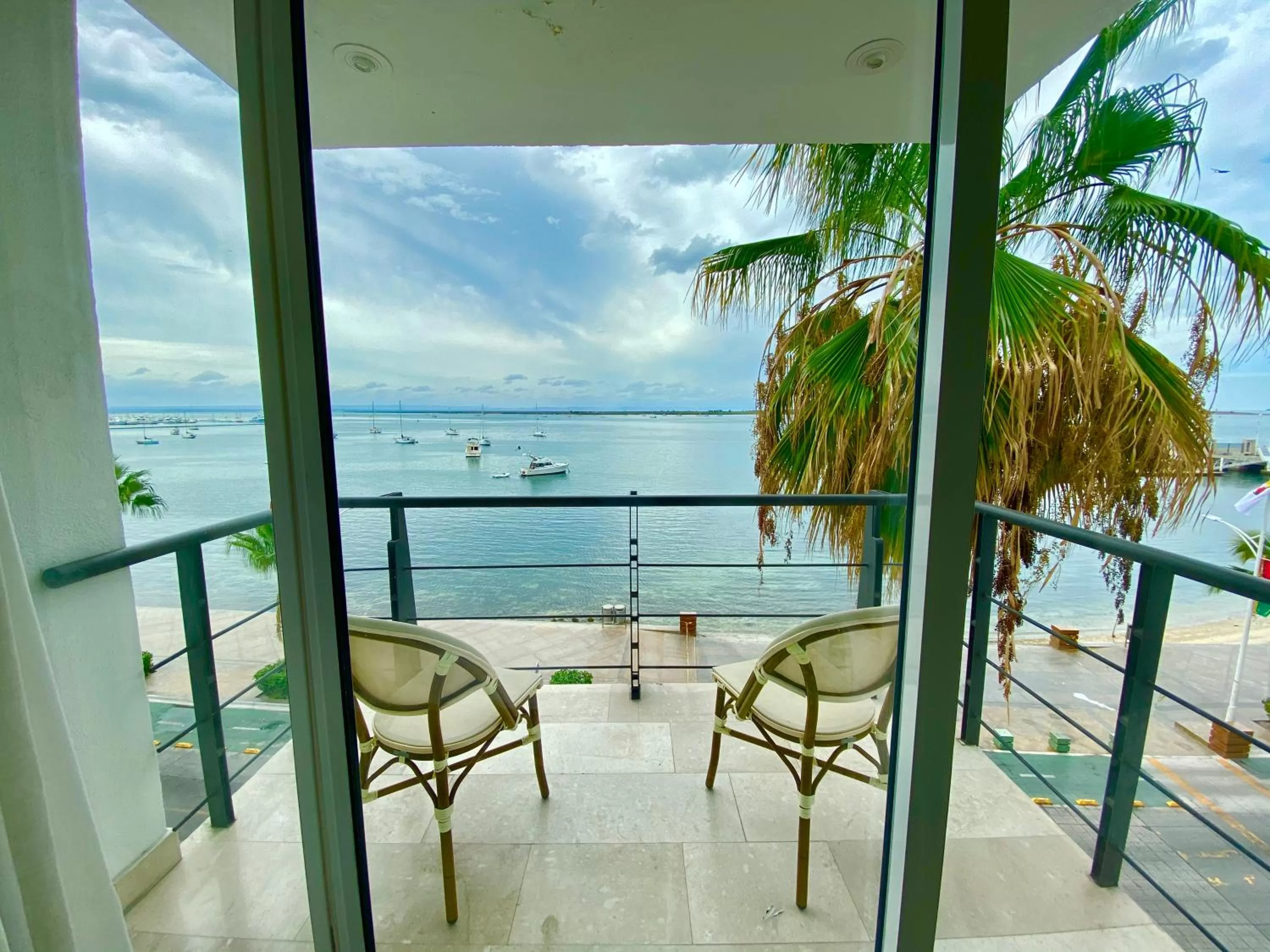 Balcony/Terrace in Seven Crown La Paz Malecon