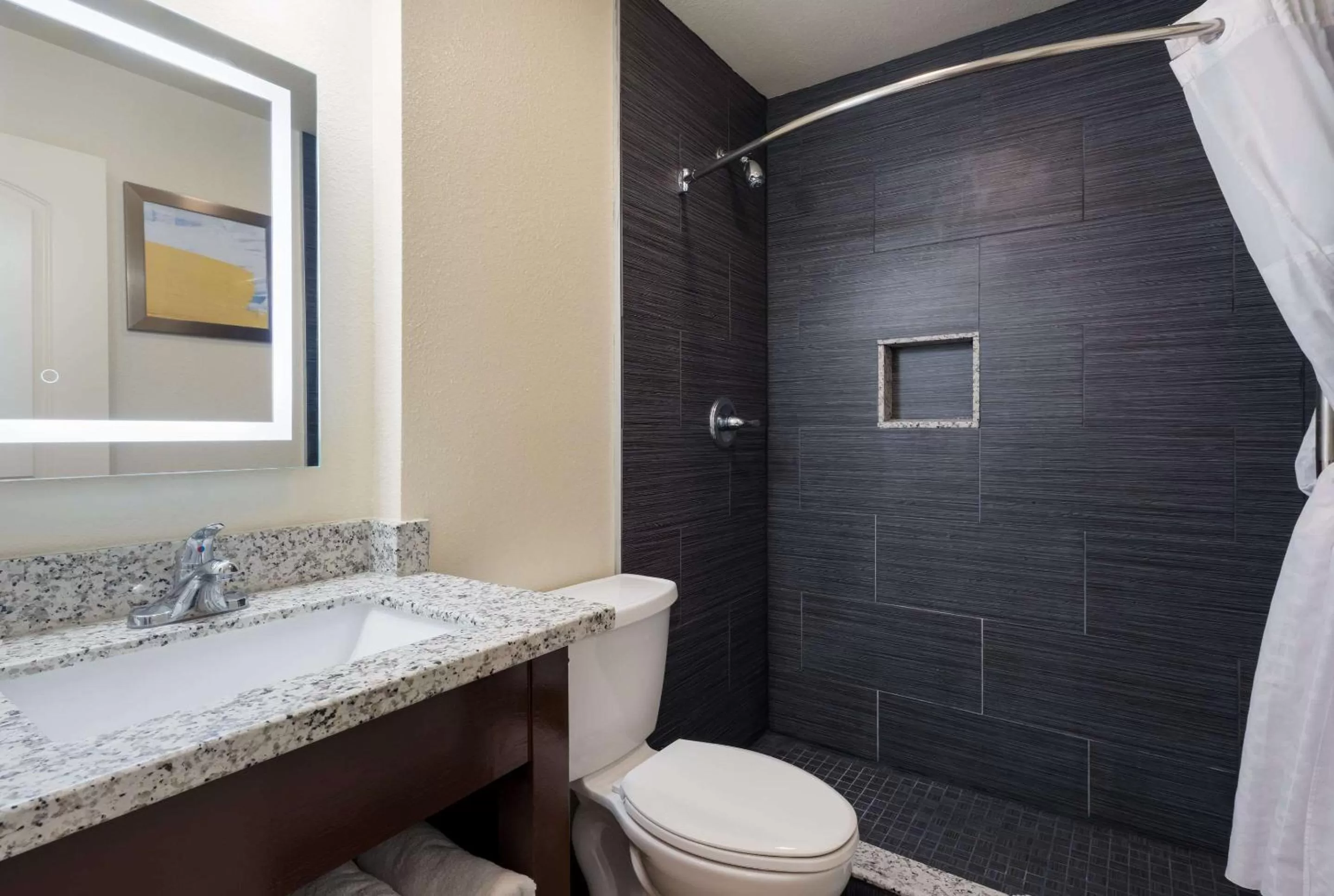 Bathroom in Comfort Inn Gilroy