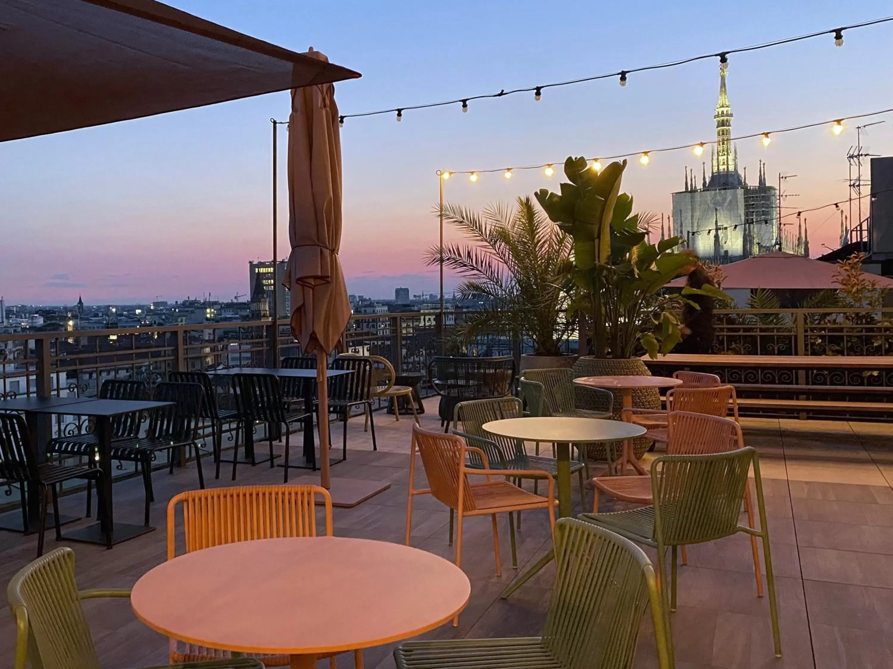 Balcony/Terrace, Restaurant/Places to Eat in iH Hotels Milano Ambasciatori