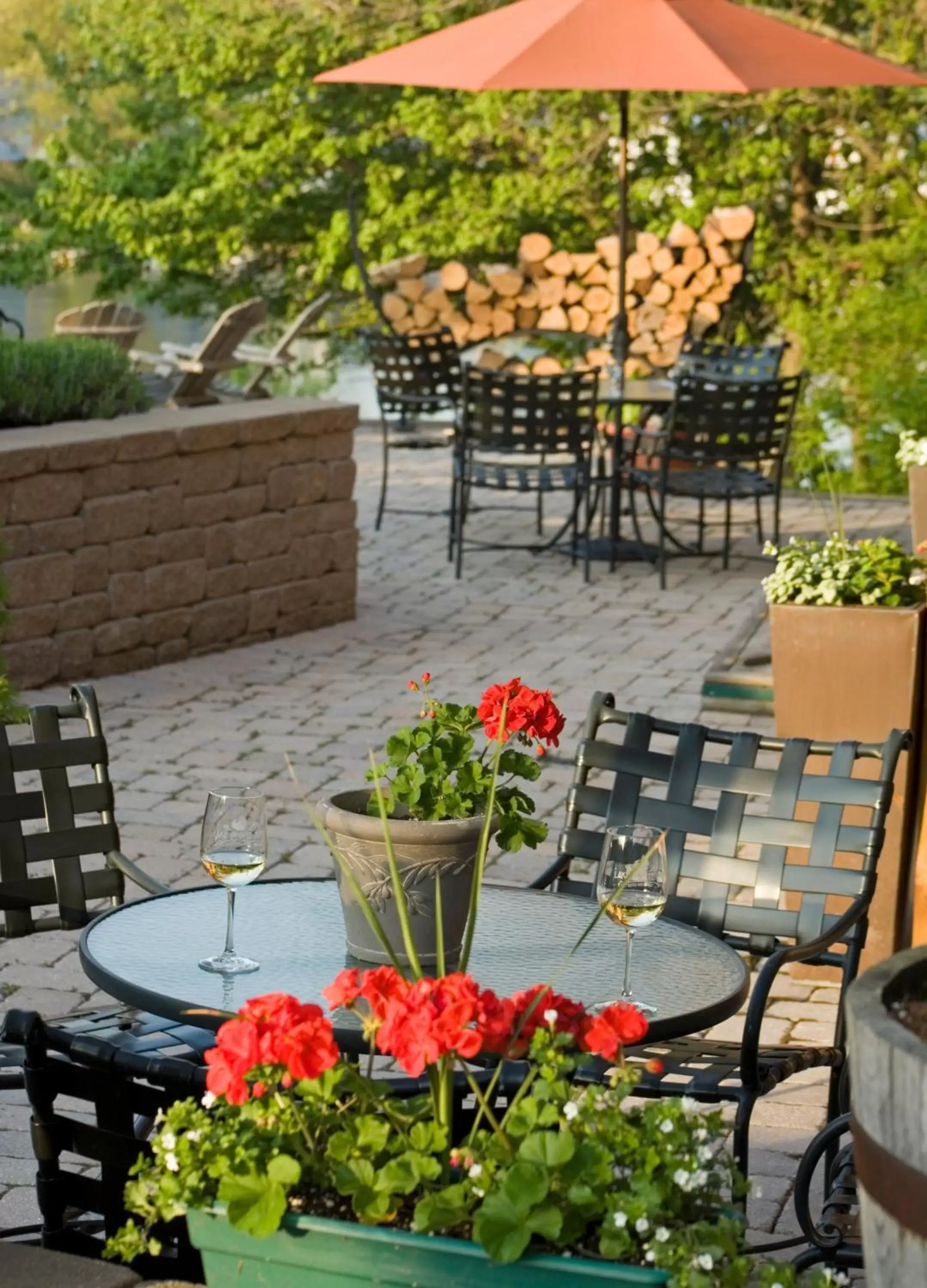 Patio/Outdoor Area in Lake Pointe Inn