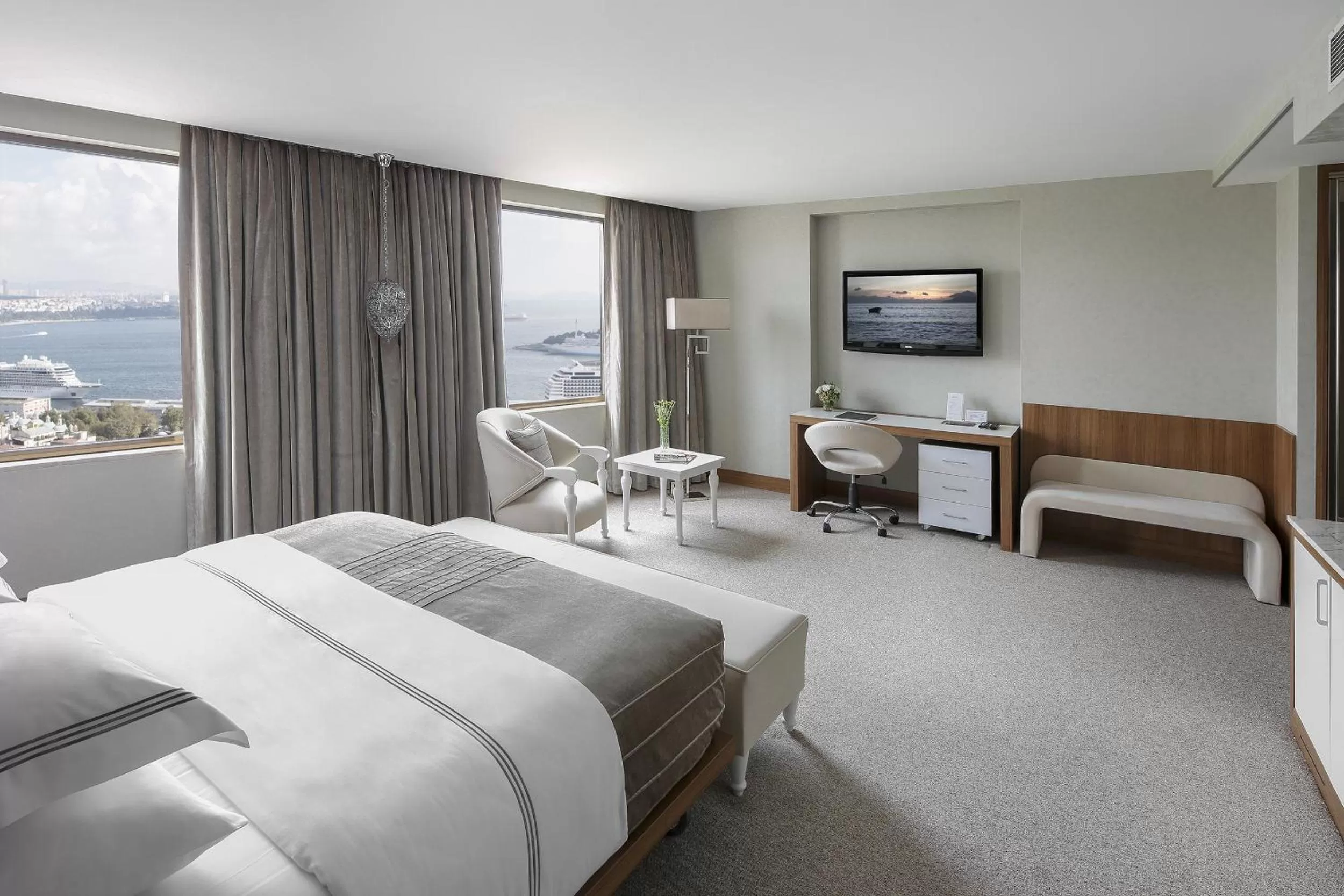 Bedroom, Bed in Richmond Istanbul