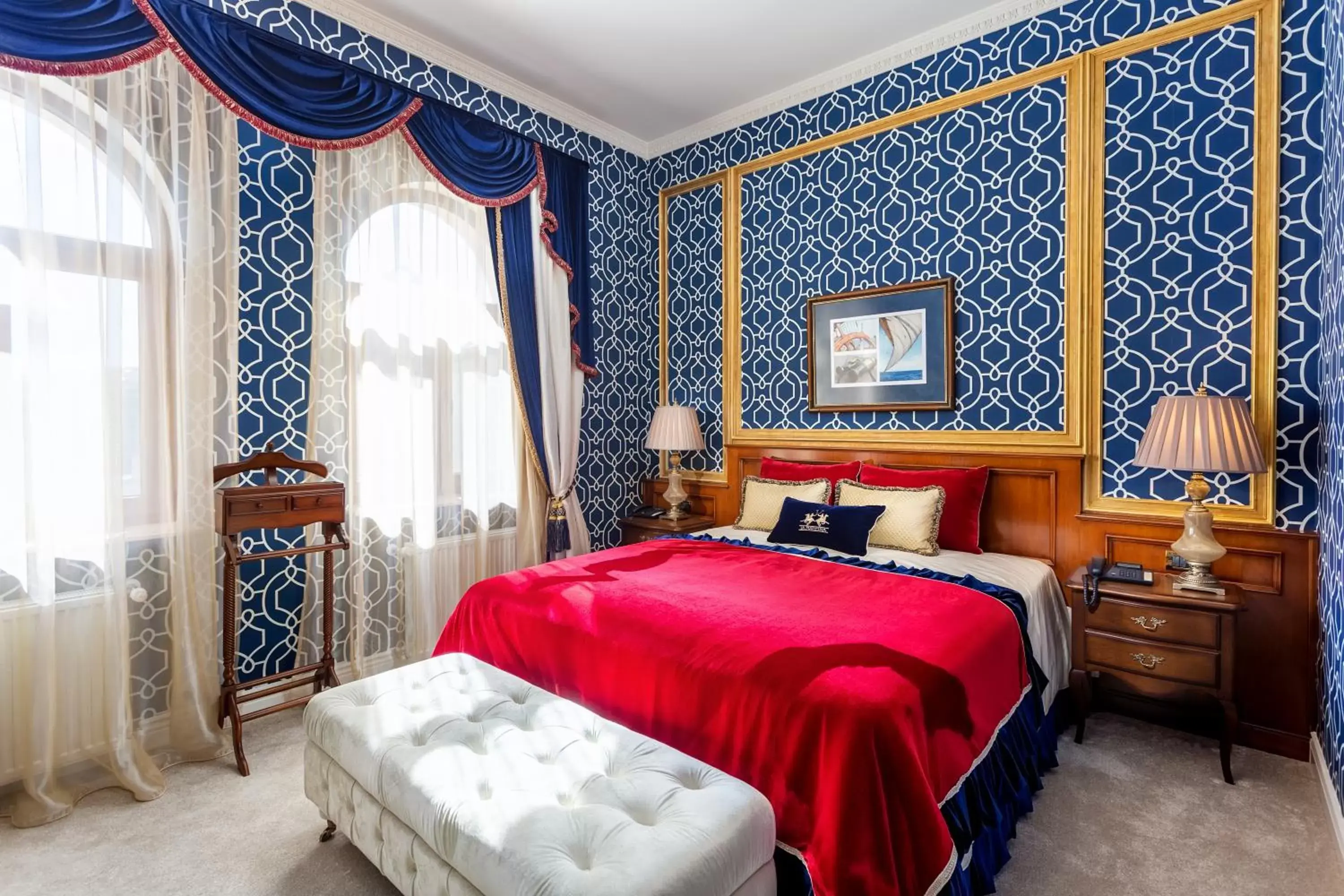 Photo of the whole room, Bed in Suter Palace Heritage Boutique Hotel