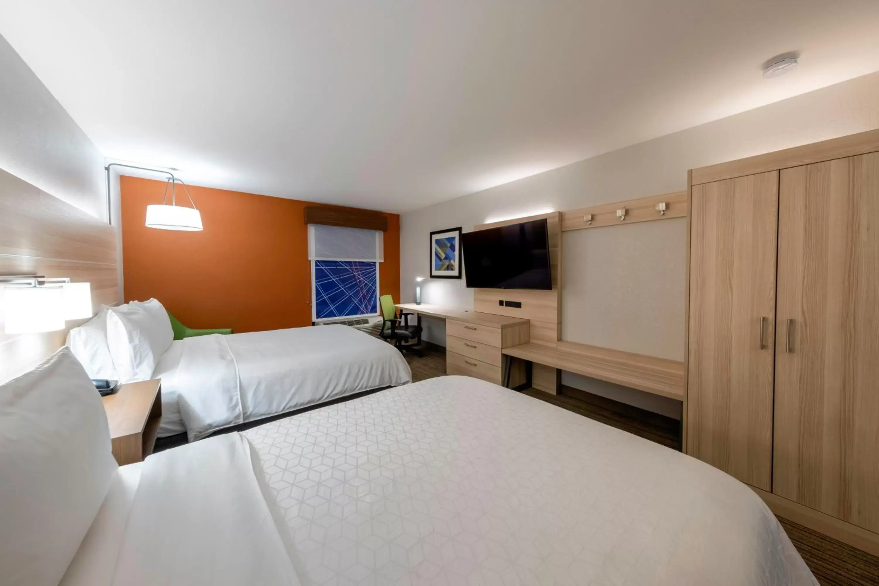 Photo of the whole room, Bed in Holiday Inn Express Hotel & Suites Petersburg/Dinwiddie, an IHG Hotel
