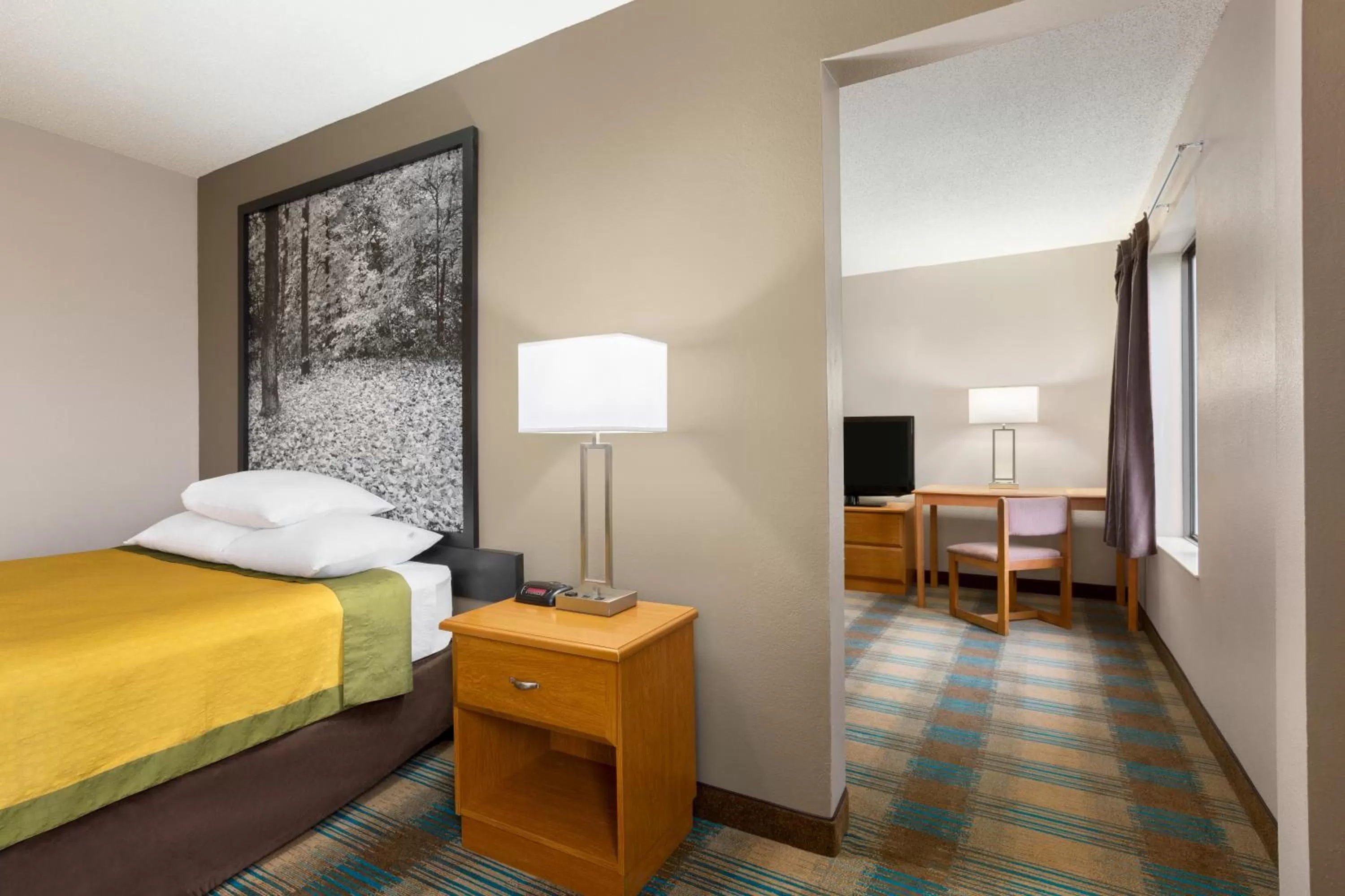 Bed in Super 8 by Wyndham Hannibal