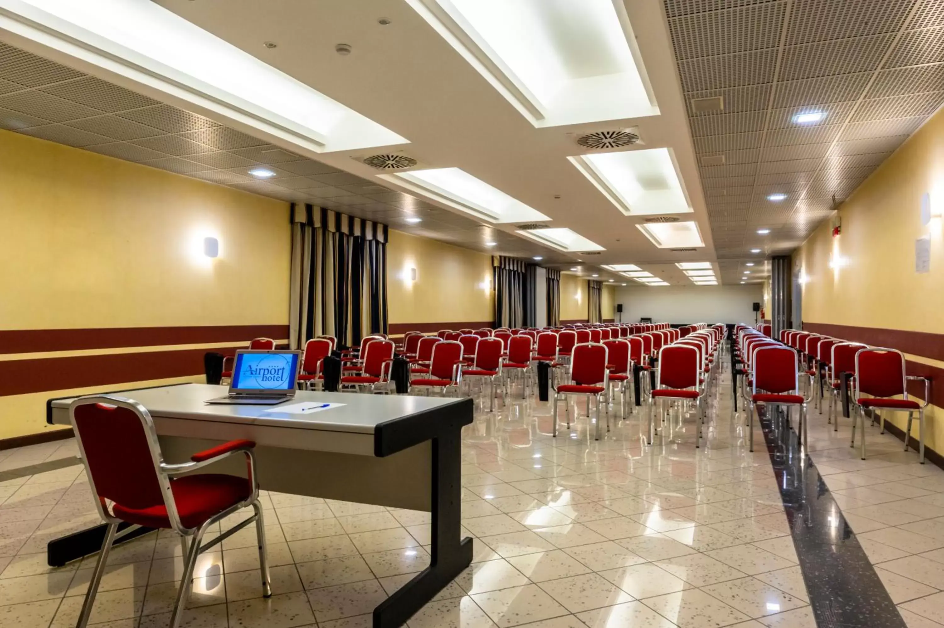 Meeting/conference room in Airport Hotel Bergamo