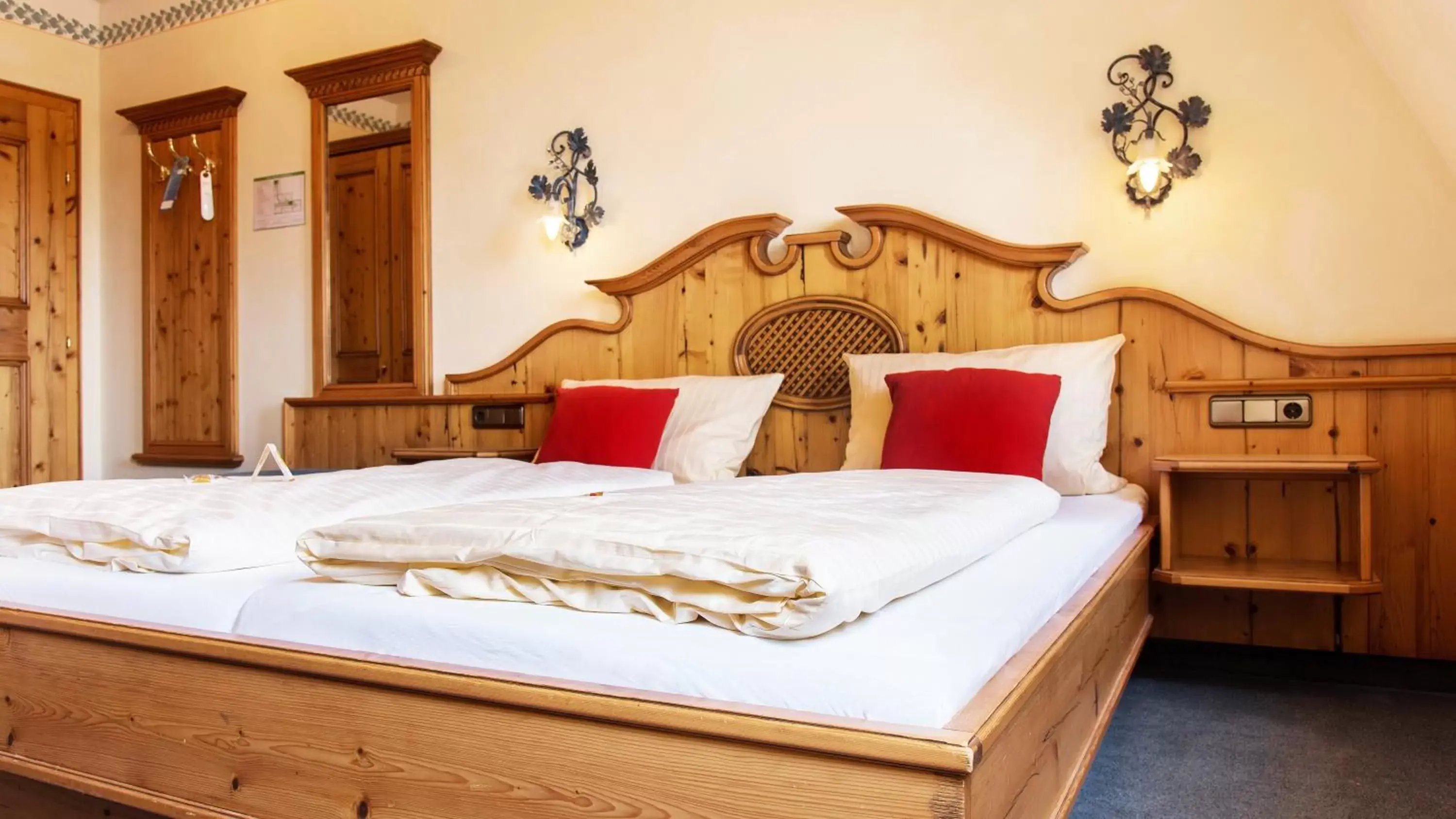 Bed in AKZENT Hotel Krone