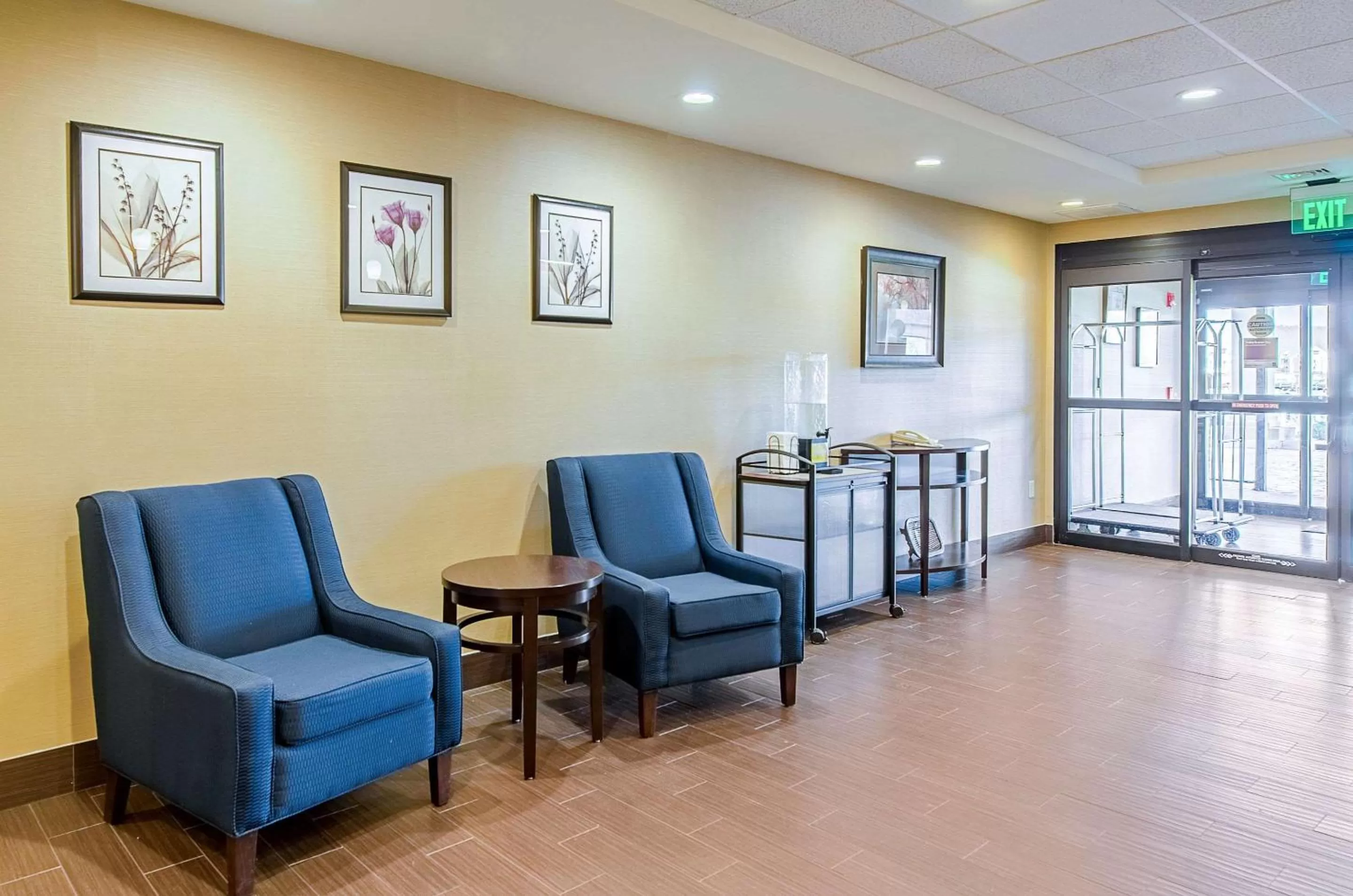 Lobby or reception in Comfort Suites Wytheville near Conference Center