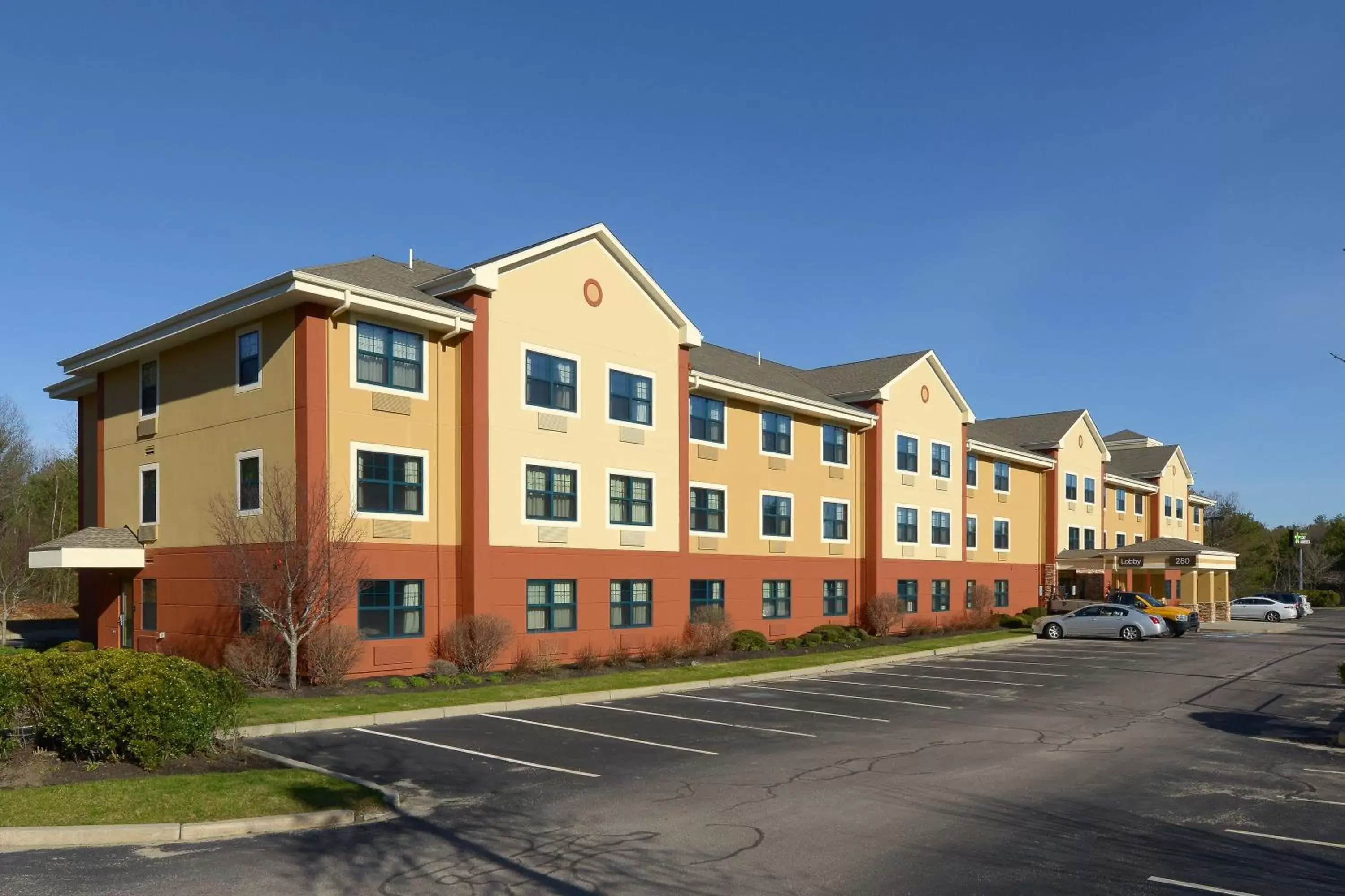 Property Building in Extended Stay America Suites - Foxboro - Norton