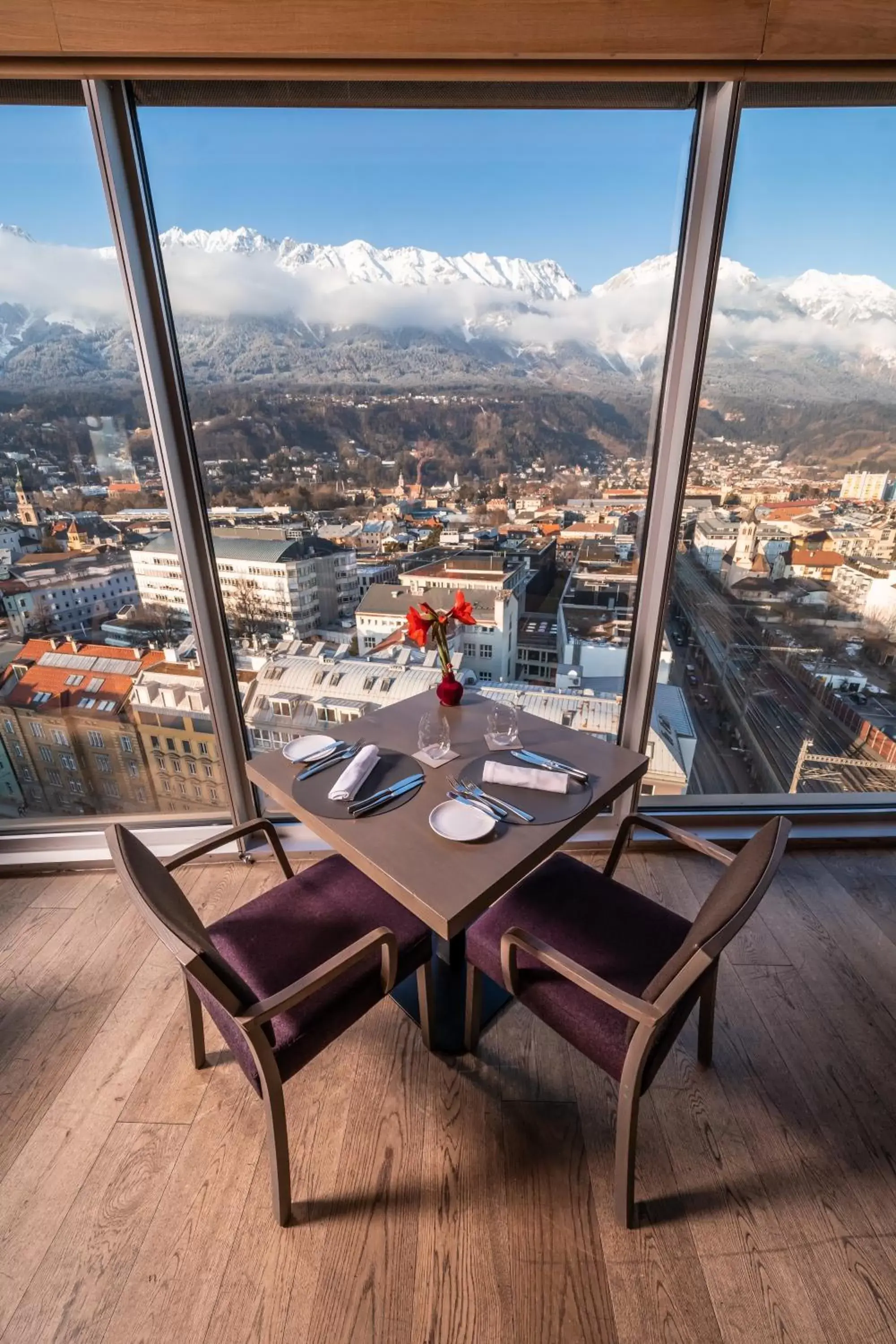Restaurant/places to eat in aDLERS Hotel Innsbruck
